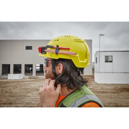 Casco de seguridad Milwaukee con ala frontal, clase C, ventilado (EE. UU.)
