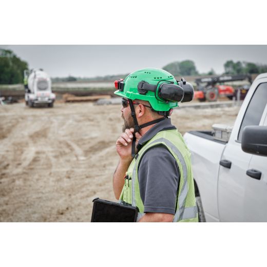 Casco de seguridad Milwaukee con ala frontal, clase C, ventilado (EE. UU.)