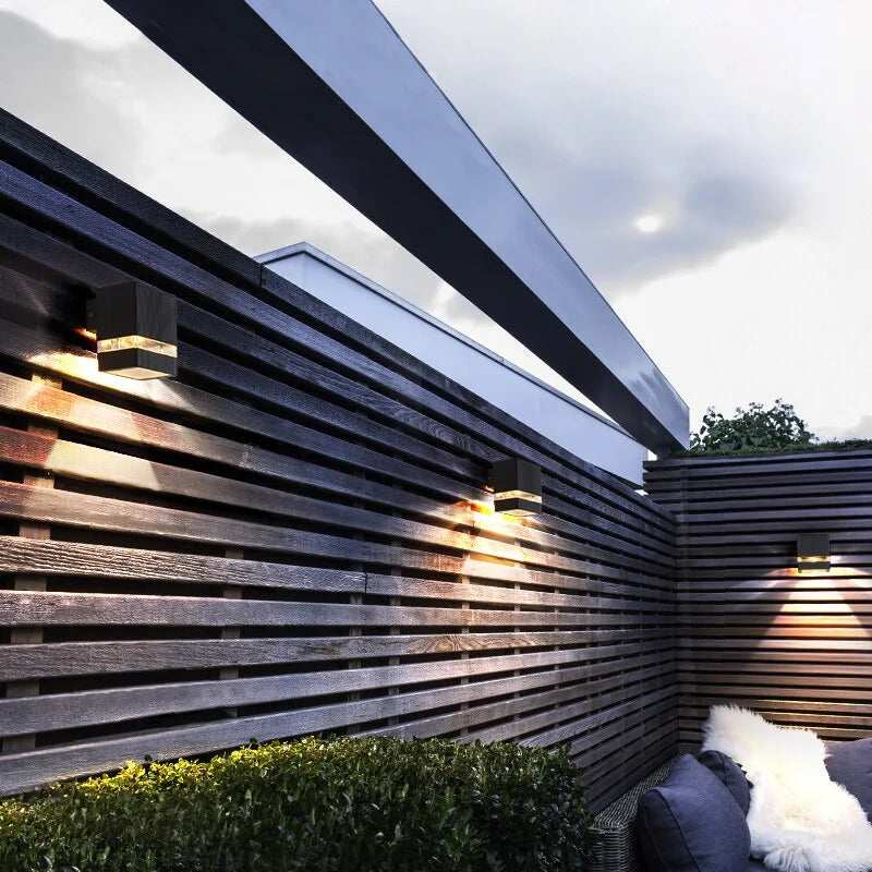 Lámpara de pared LED impermeable de aluminio para exteriores, moderna, de color negro, para villa