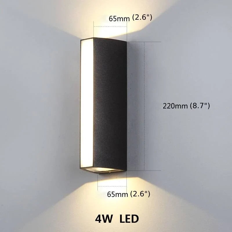 Lámpara de pared LED moderna de aluminio negro resistente al agua para exteriores, ideal para porche y jardín.