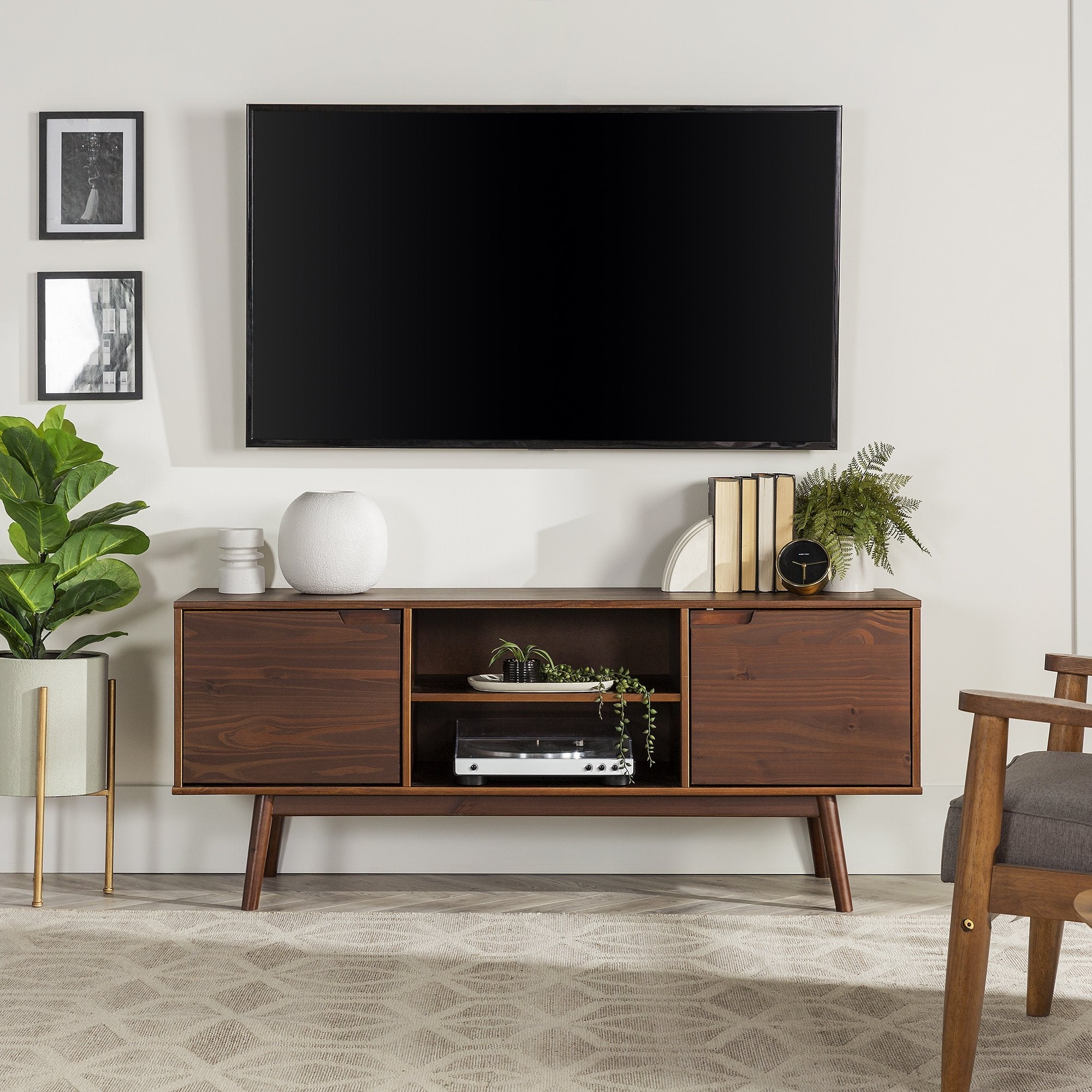 Mueble de TV de madera maciza Sloane Adair