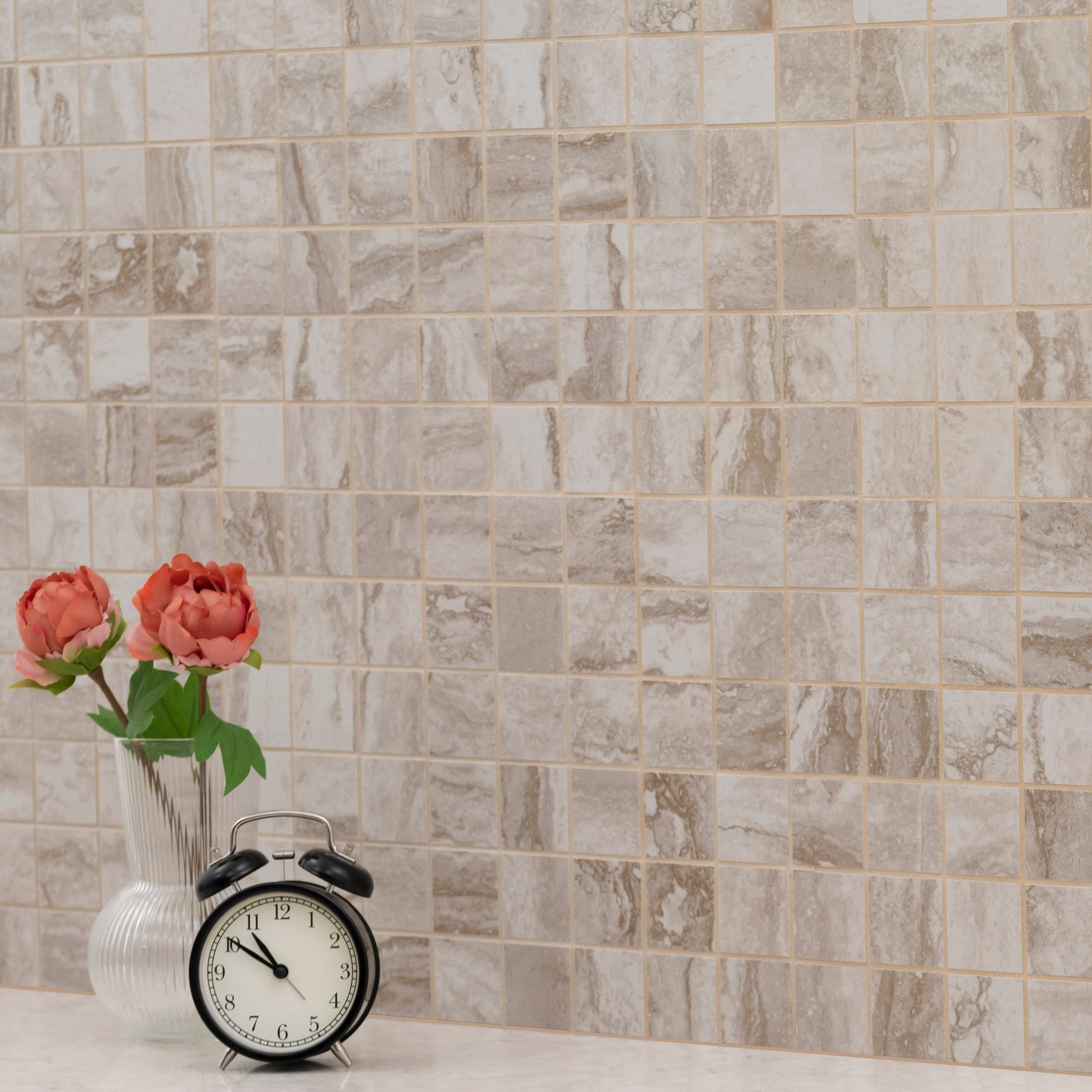 Mosaico Bernini Camo de porcelana mate de 30 x 30 cm con montaje en malla - Colección MSI