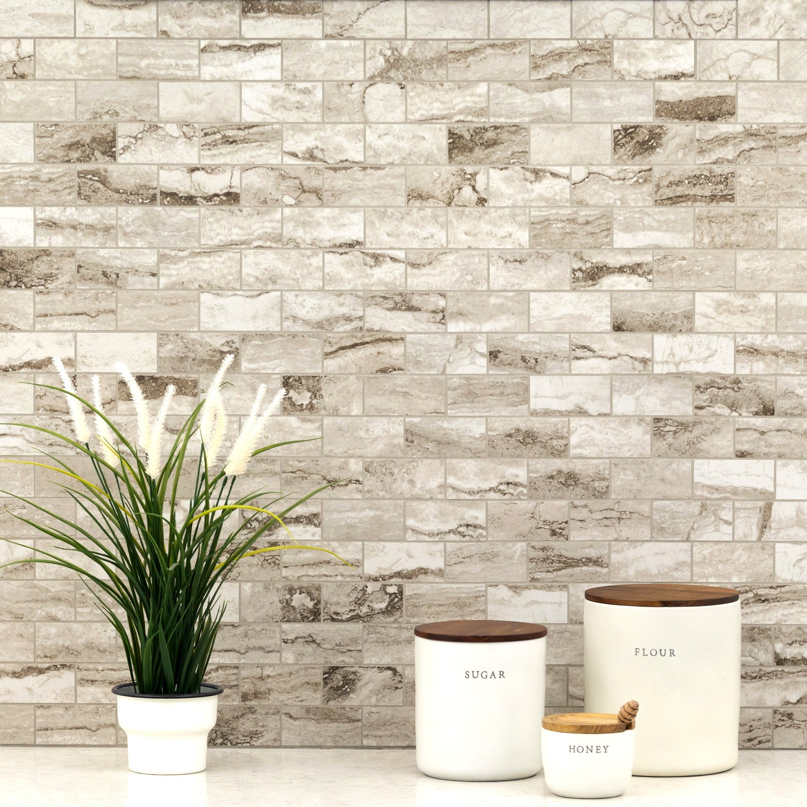 Mosaico Berniini Camo de porcelana pulida de 30 x 30 cm con montaje en malla - Colección MSI
