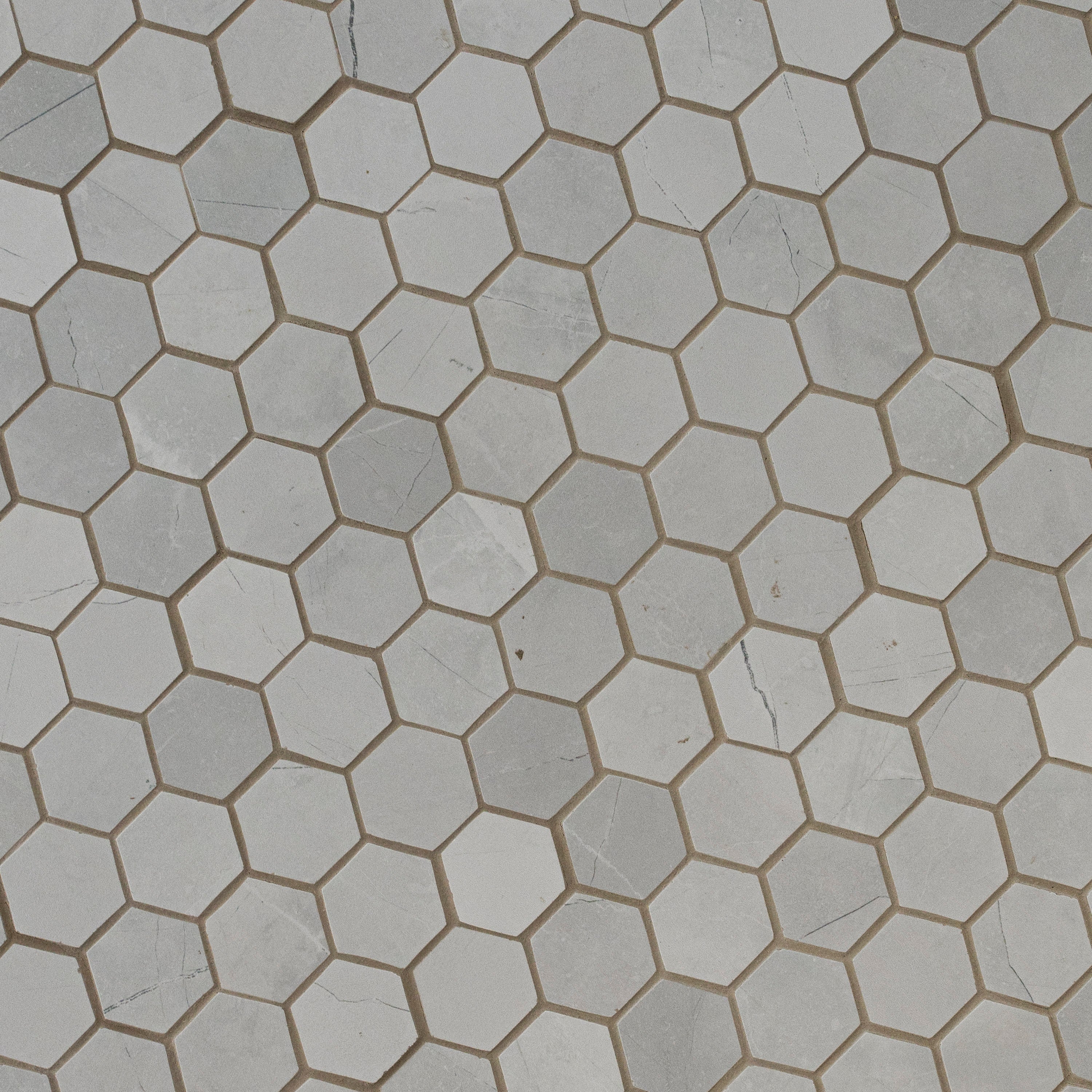 Mosaico de porcelana hexagonal de 2" y 30 x 30 cm, color marfil Sande - Colección MSI