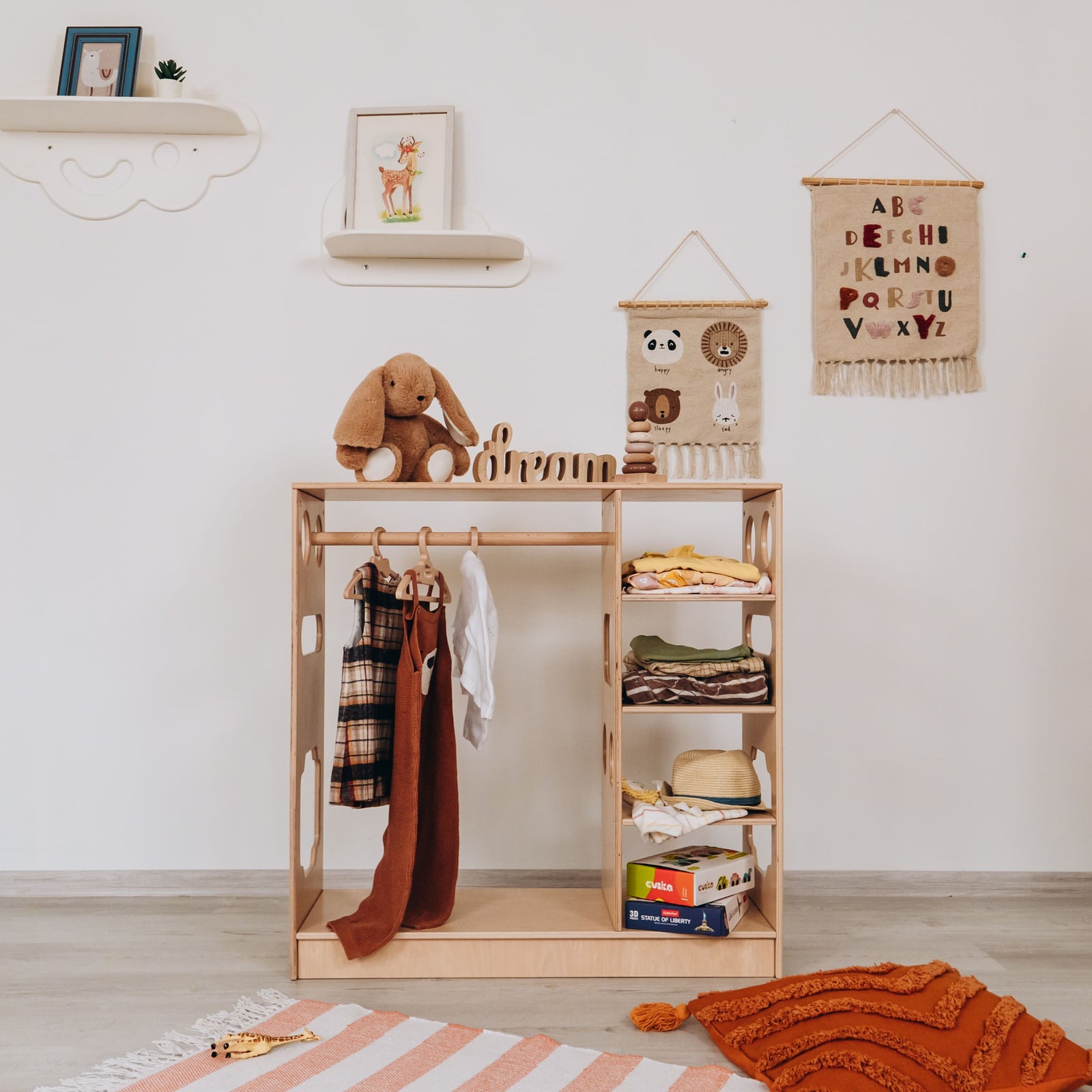 Armario Montessori