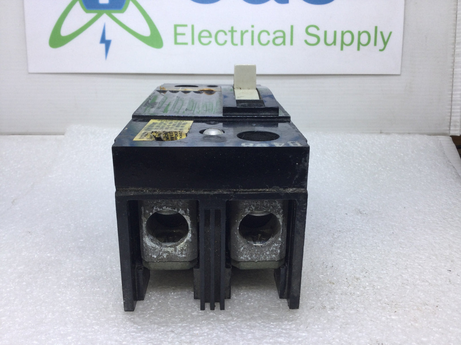 Disyuntor General Electric TQD22150 de 150 amperios, 2 polos y 240 V