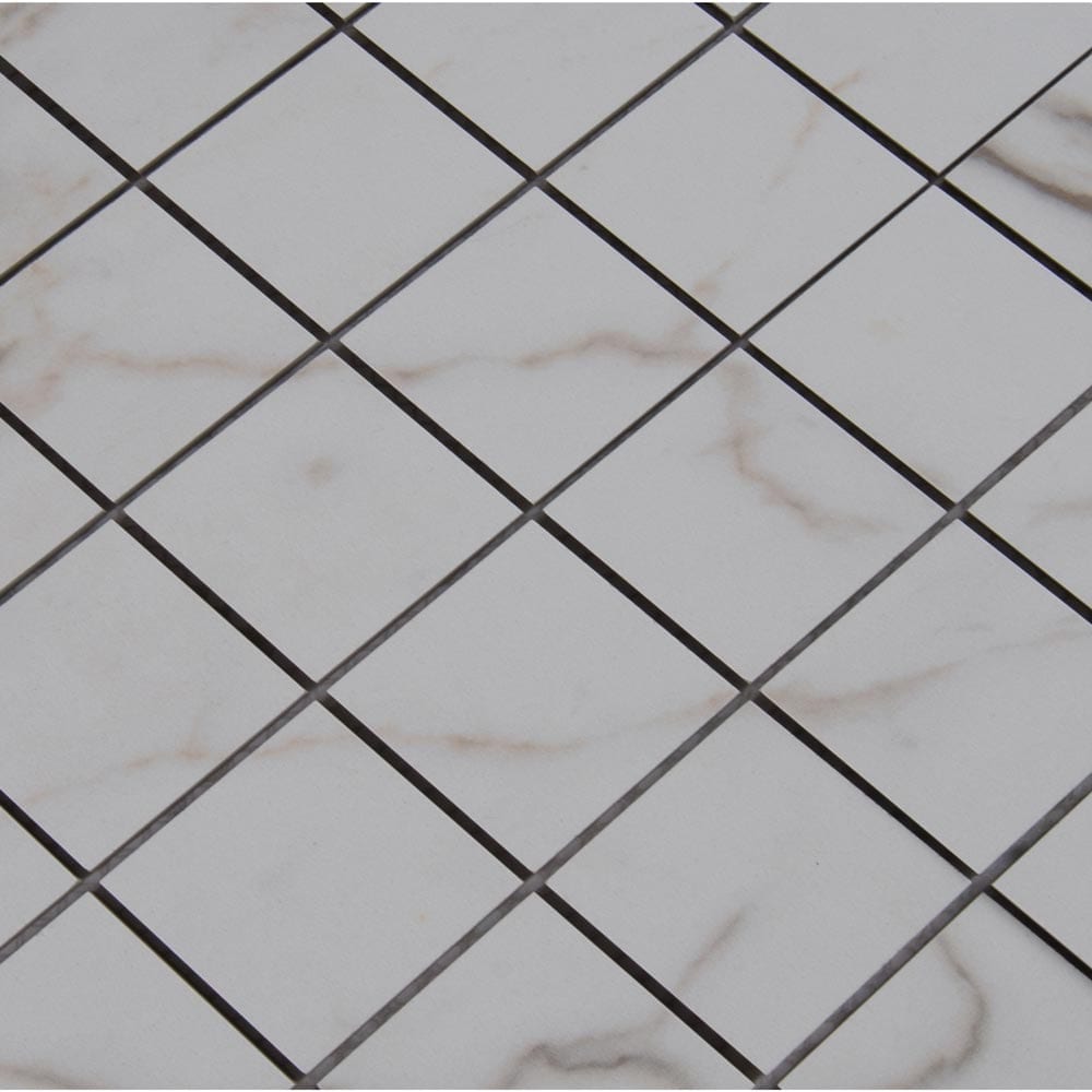 Mosaico de porcelana esmaltada Pietra Calcatta de 30 x 30 cm, montado sobre malla, 5 x 5 cm - Colección MSI