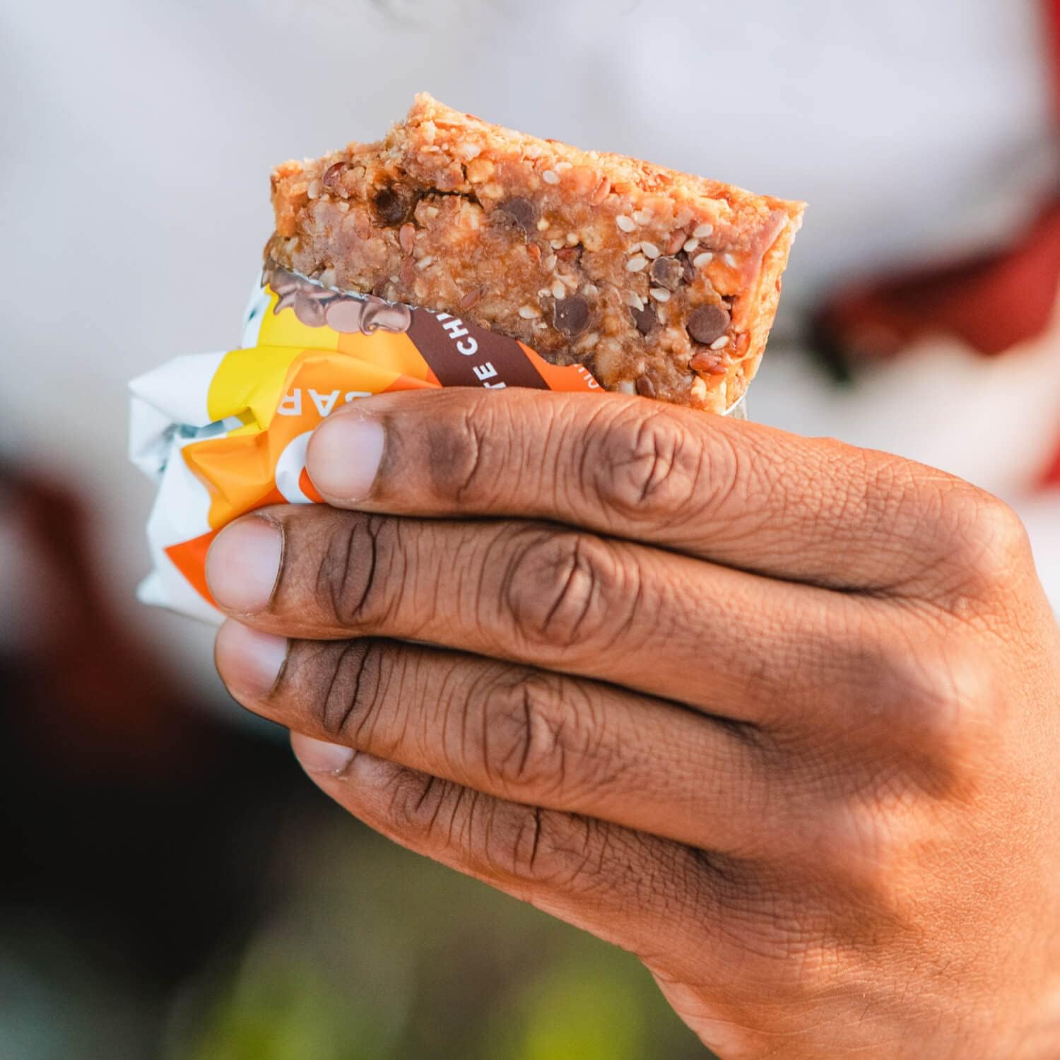 Barra de mantequilla de cacahuete orgánica Pro Bar con chispas de chocolate - 85 g - Paquete de 12