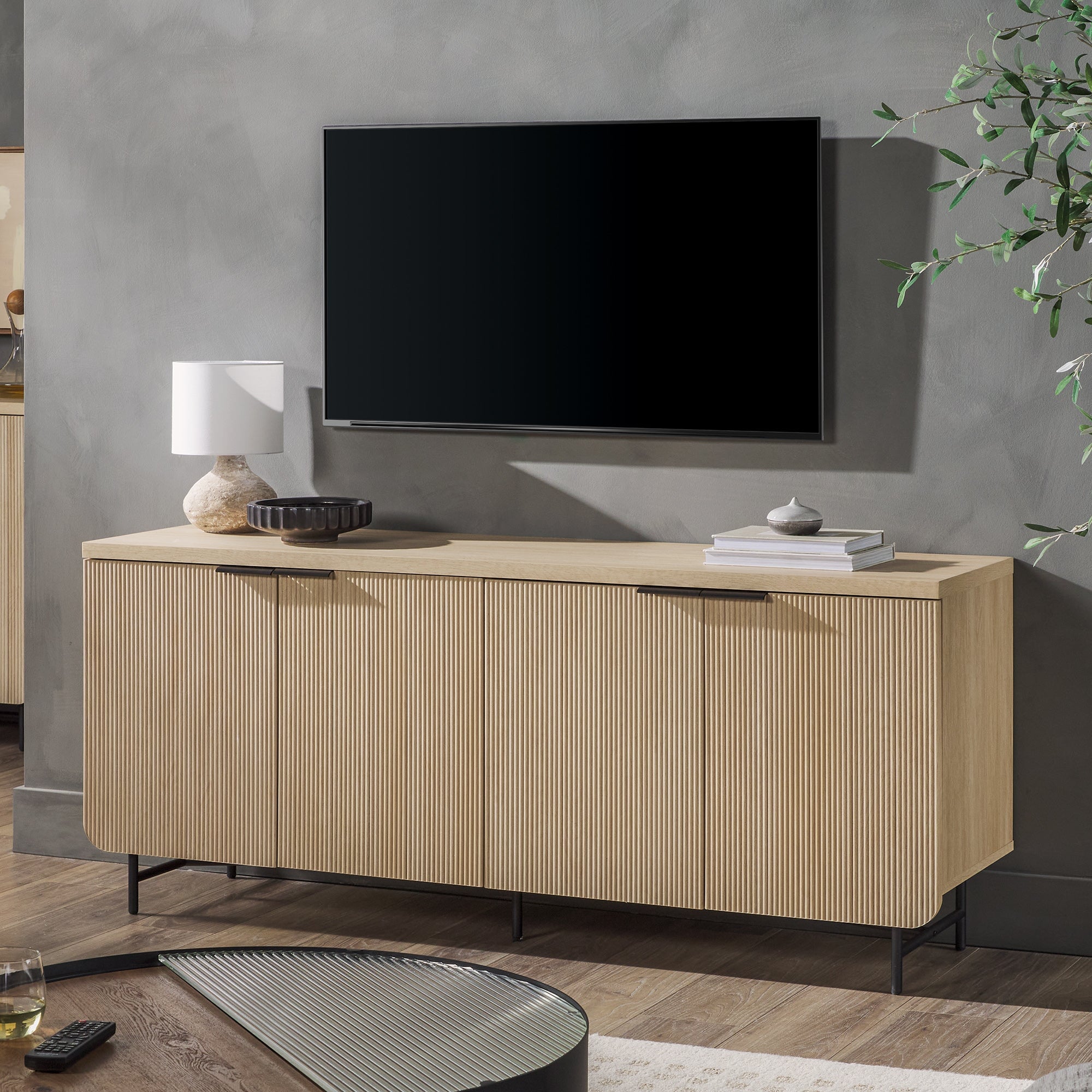 Aparador y mueble de TV escandinavo Reema