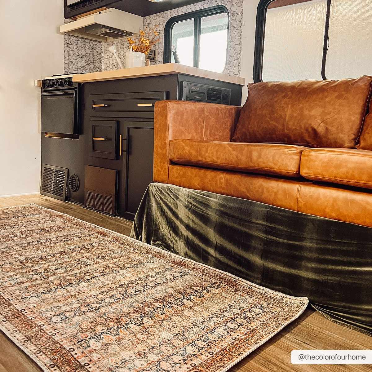 Alfombra lavable desgastada Maligaya de color óxido - Liquidación