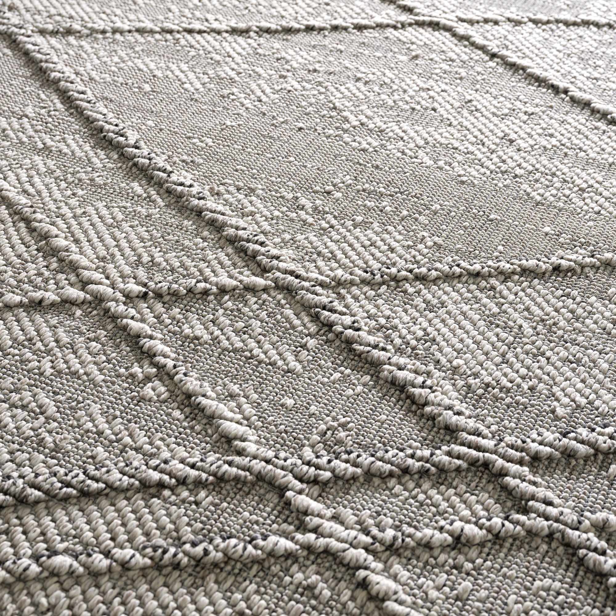 Alfombra texturizada de alto rendimiento Baqer Bone &amp; Taupe - Liquidación