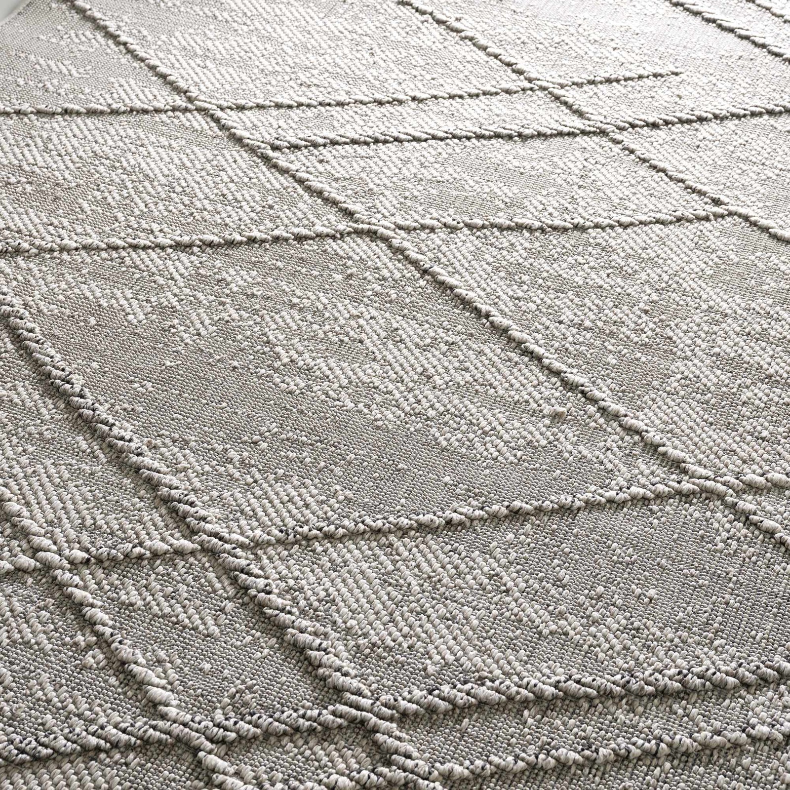 Alfombra texturizada de alto rendimiento Baqer Bone & Taupe - Liquidación