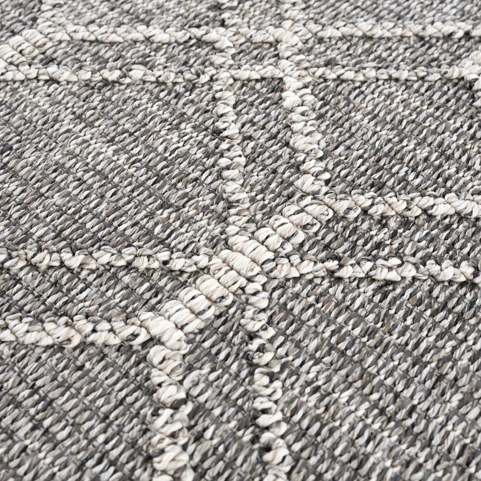 Alfombra Diah en color negro y hueso - Liquidación