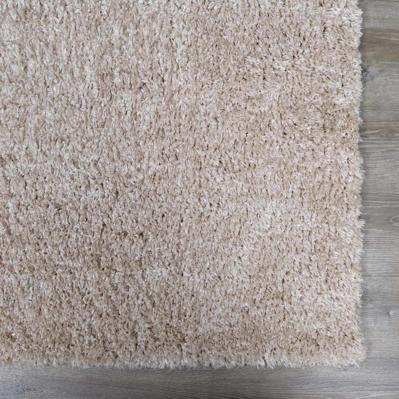 Alfombra peluda de color avena sólida Siari