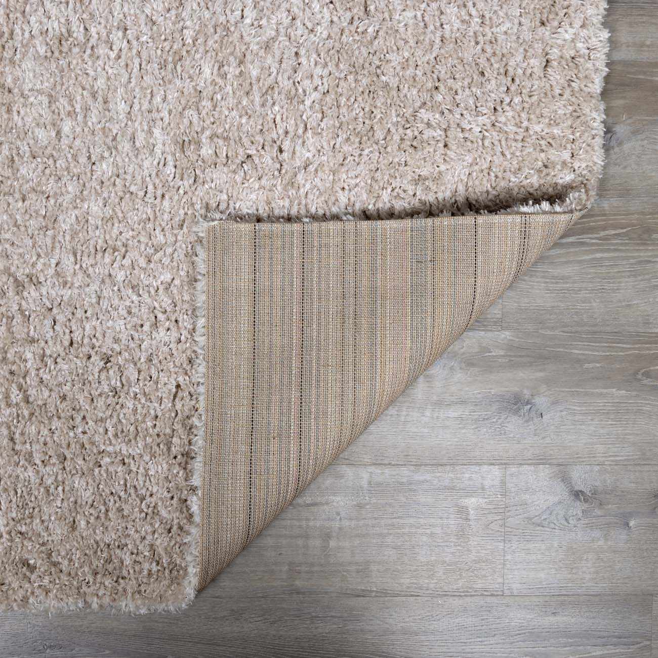 Alfombra peluda de color avena sólida Siari