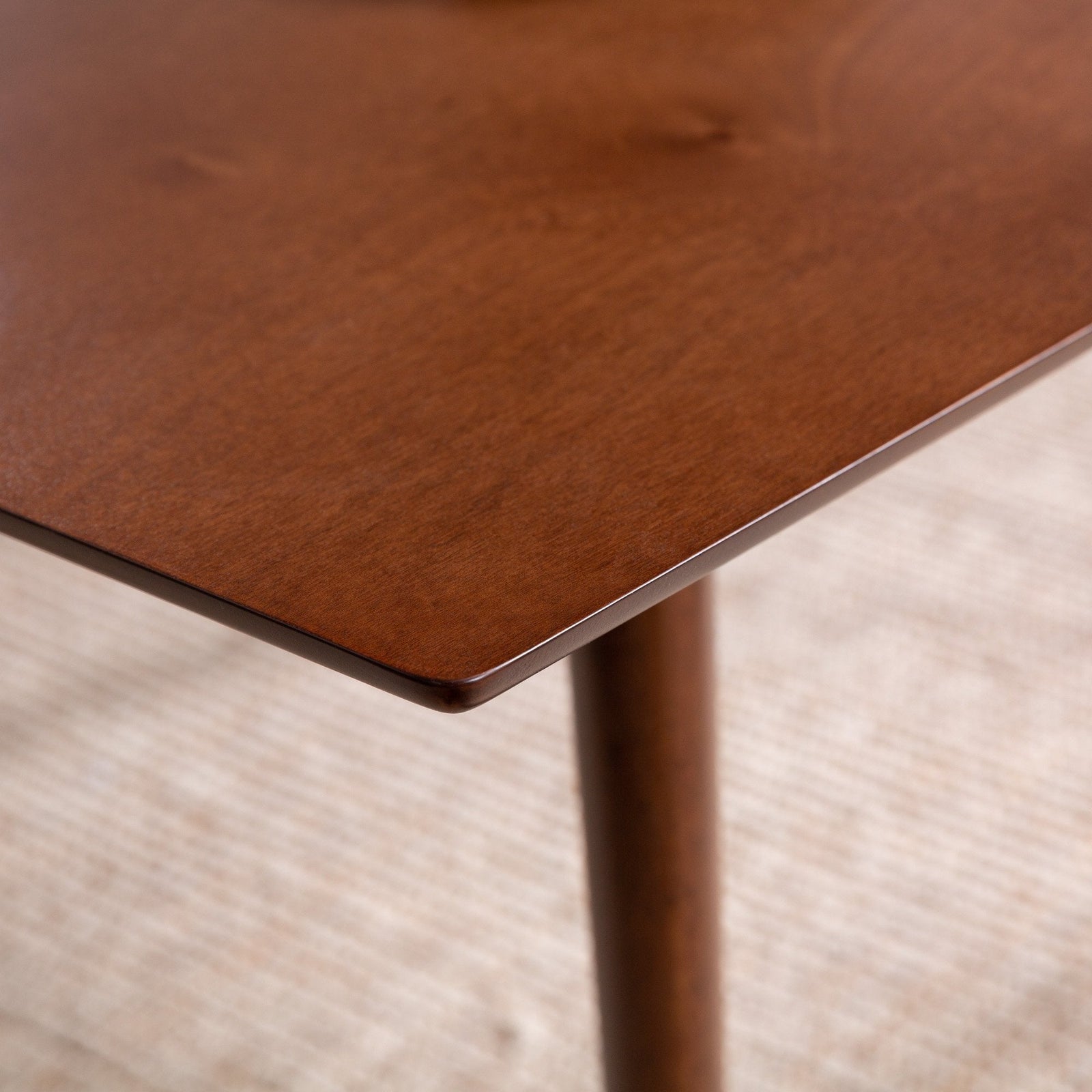 Mesa de comedor de mediados de siglo