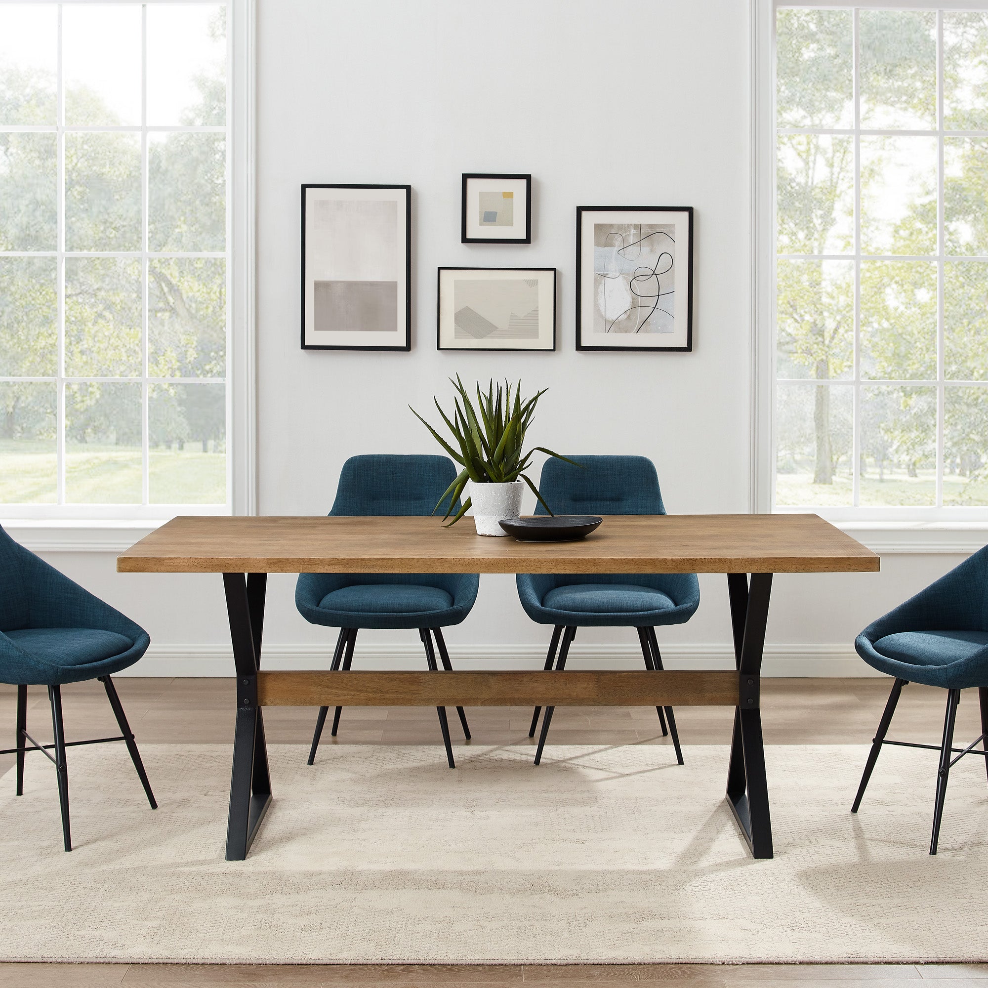 Mesa de comedor Amherst con patas en forma de X