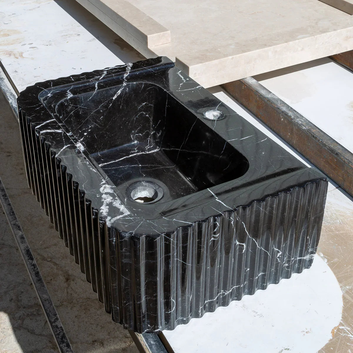 Lavabo de baño de pared rectangular de mármol negro Toros pulido (ancho) 12" (largo) 19" (alto) 7"
