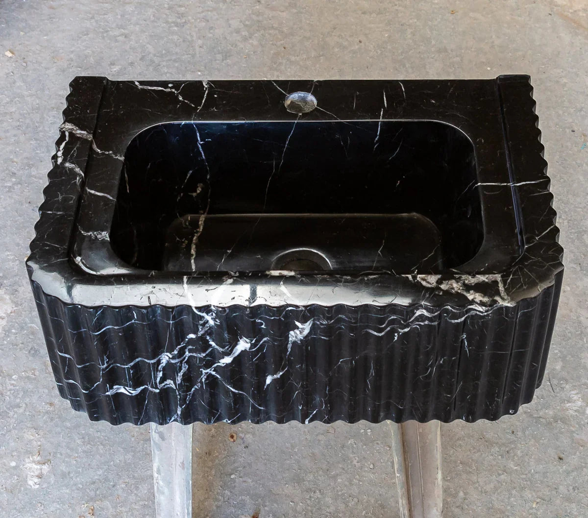 Lavabo de baño de pared rectangular de mármol negro Toros pulido (ancho) 12
