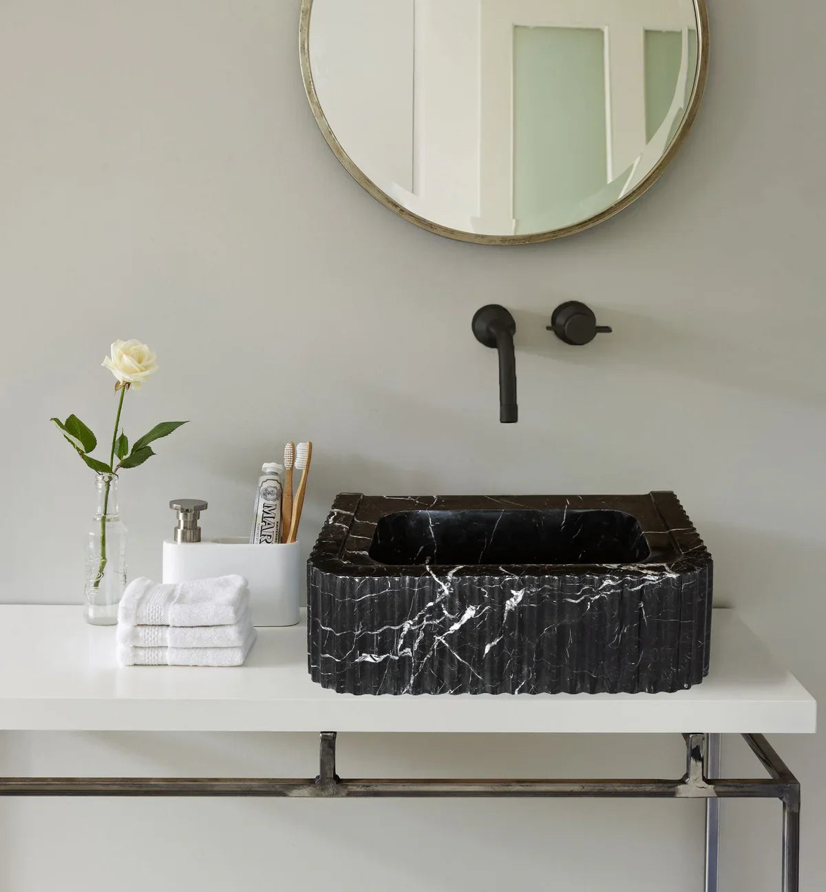 Lavabo de baño de pared rectangular de mármol negro Toros pulido (ancho) 12