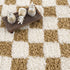 Alfombra de cuadros color mostaza Atira