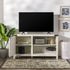 Mueble de TV con puerta de granero