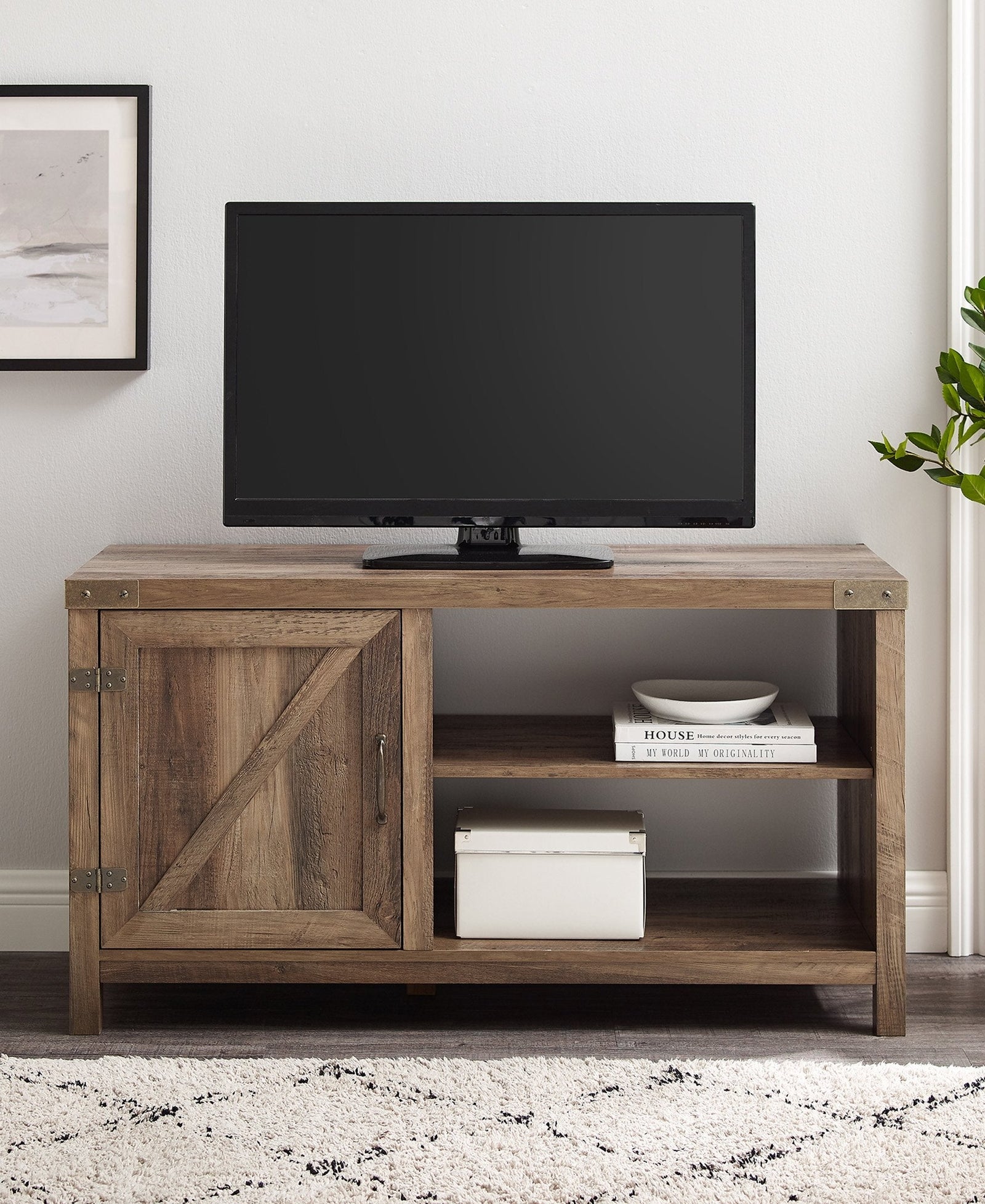 Mueble de TV con puerta de granero