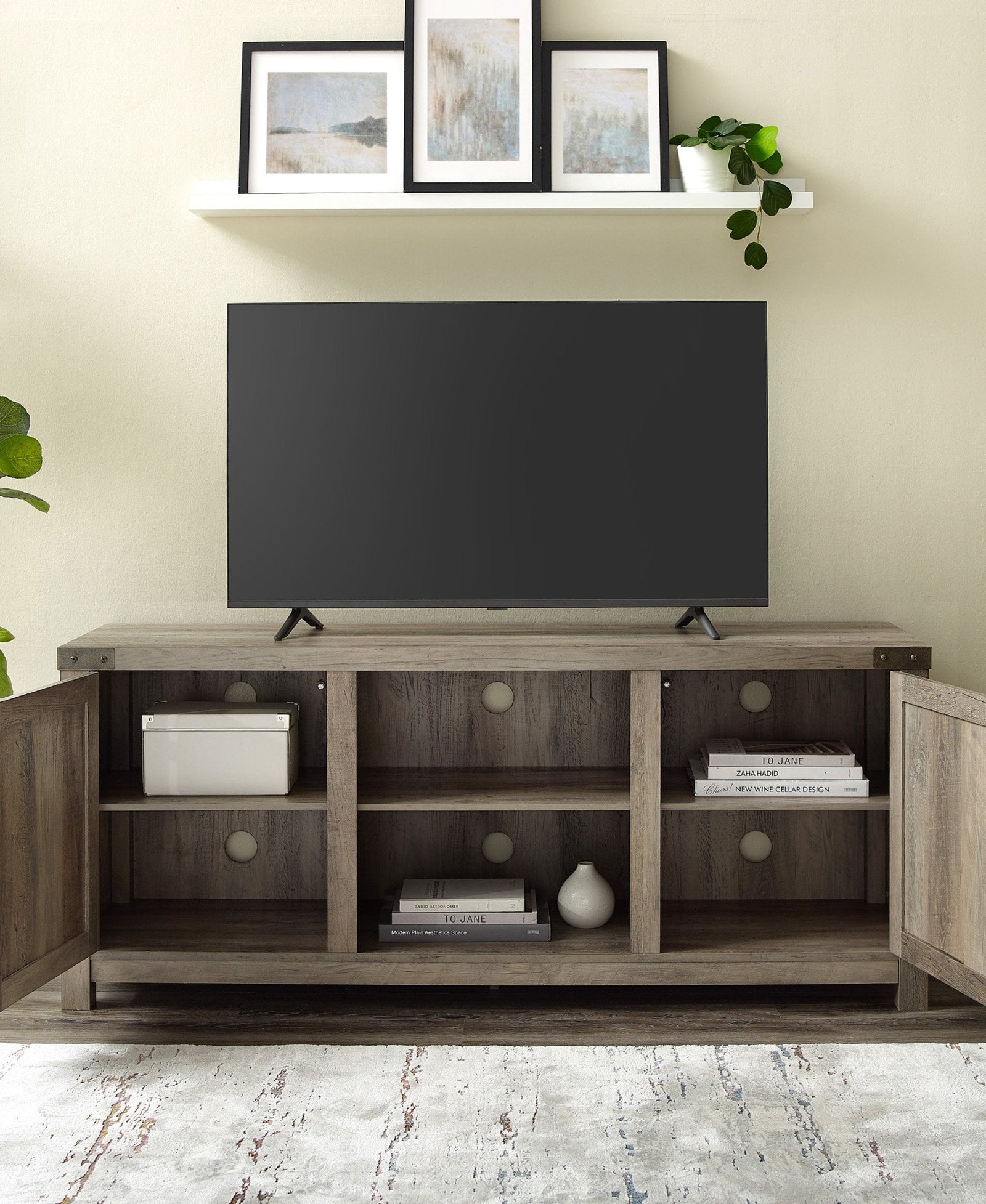 Mueble de TV con puerta de granero