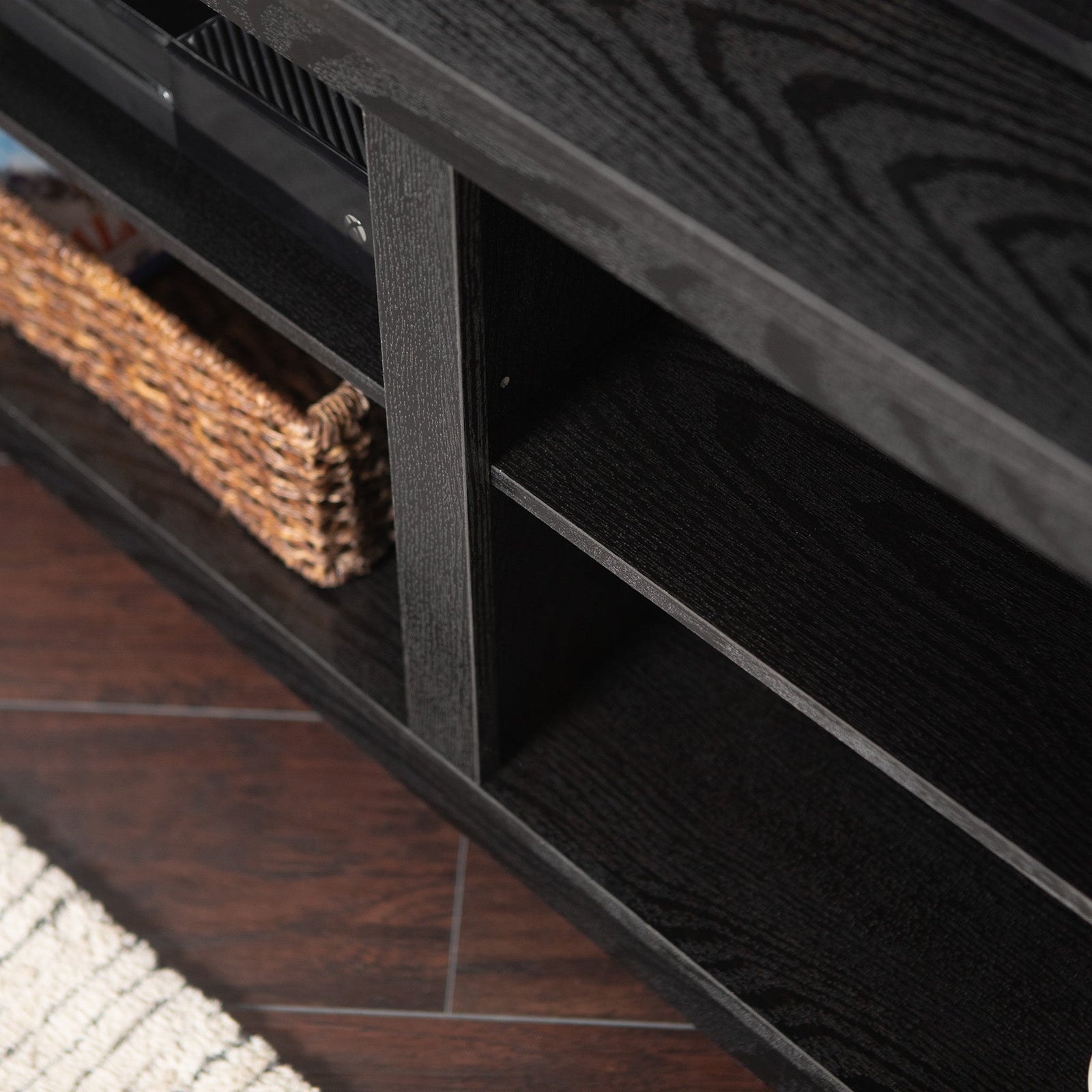 Mueble de TV de esquina de madera de estilo transicional de 58