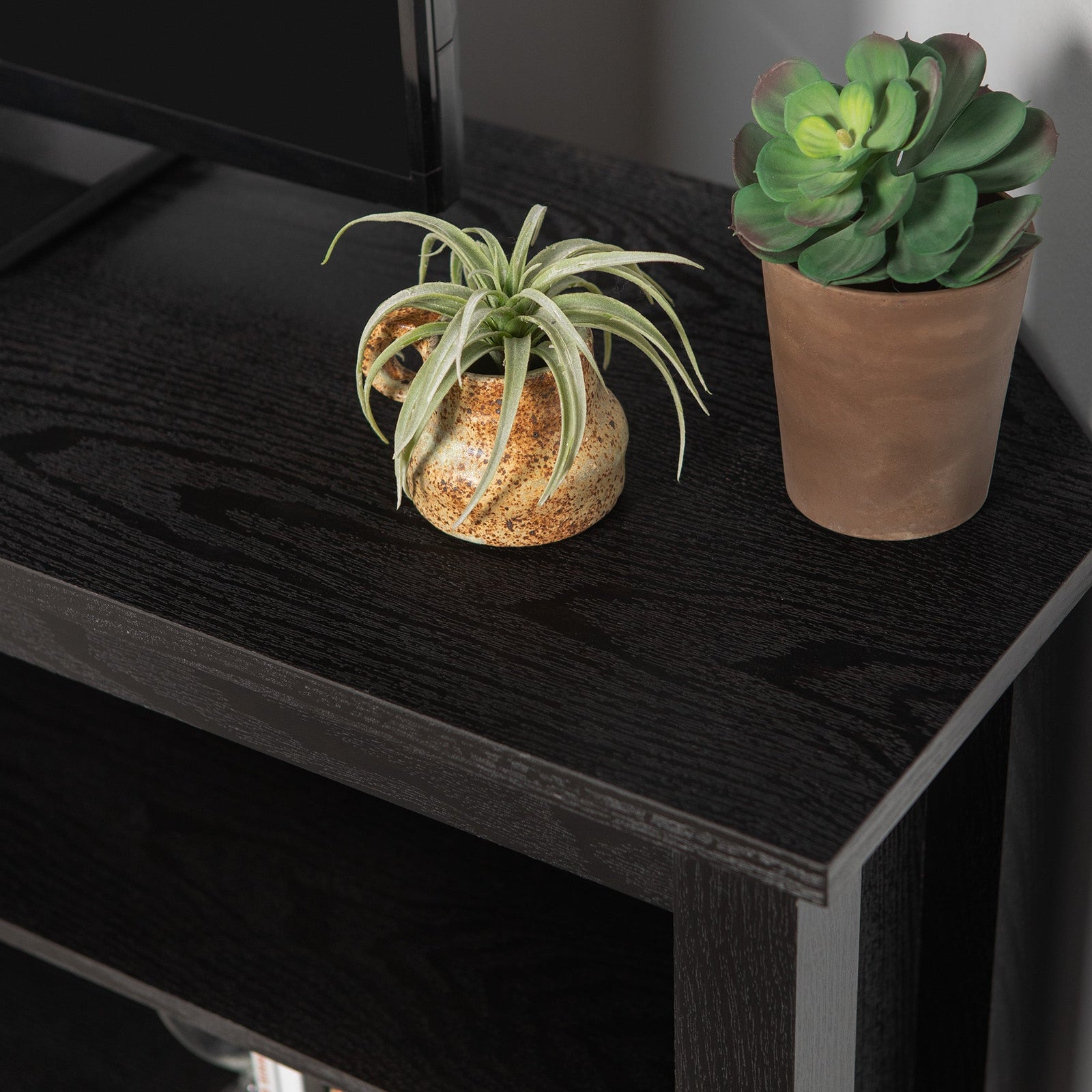 Mueble de TV de esquina de madera de estilo transicional de 58