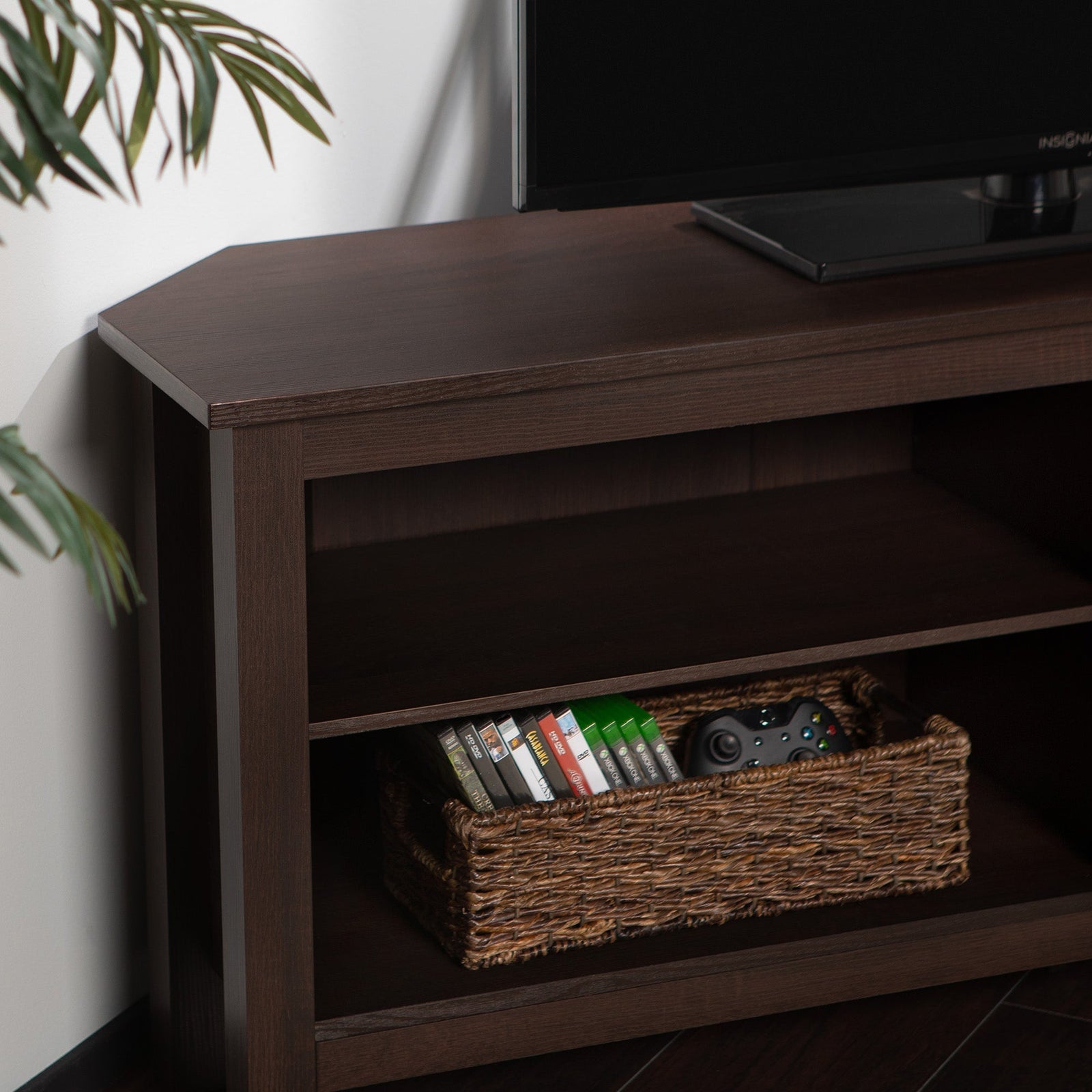 Mueble de TV de esquina de madera de estilo transicional de 58