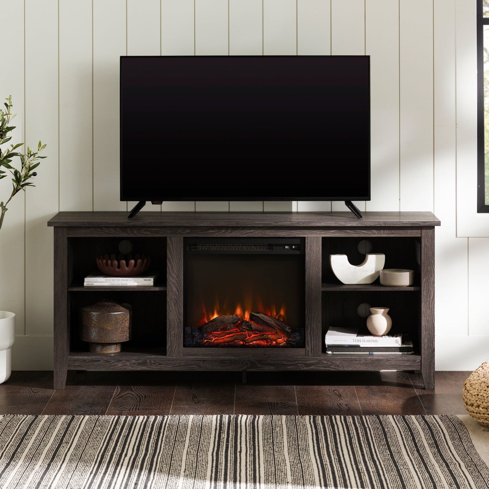 Mueble de TV con chimenea Essential