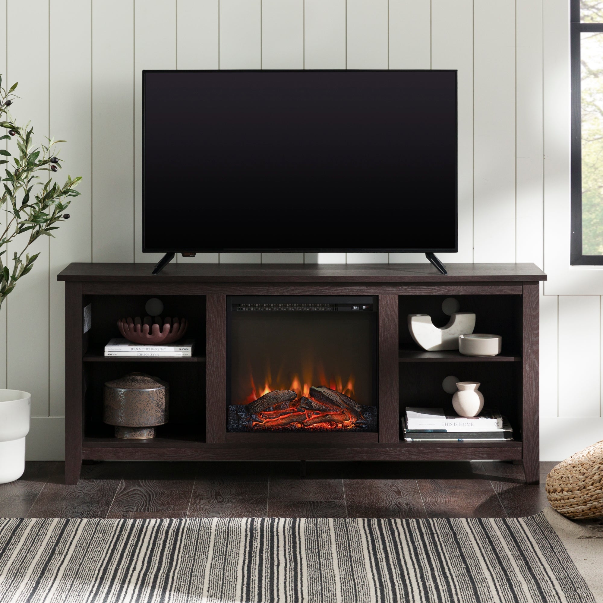 Mueble de TV con chimenea Essential