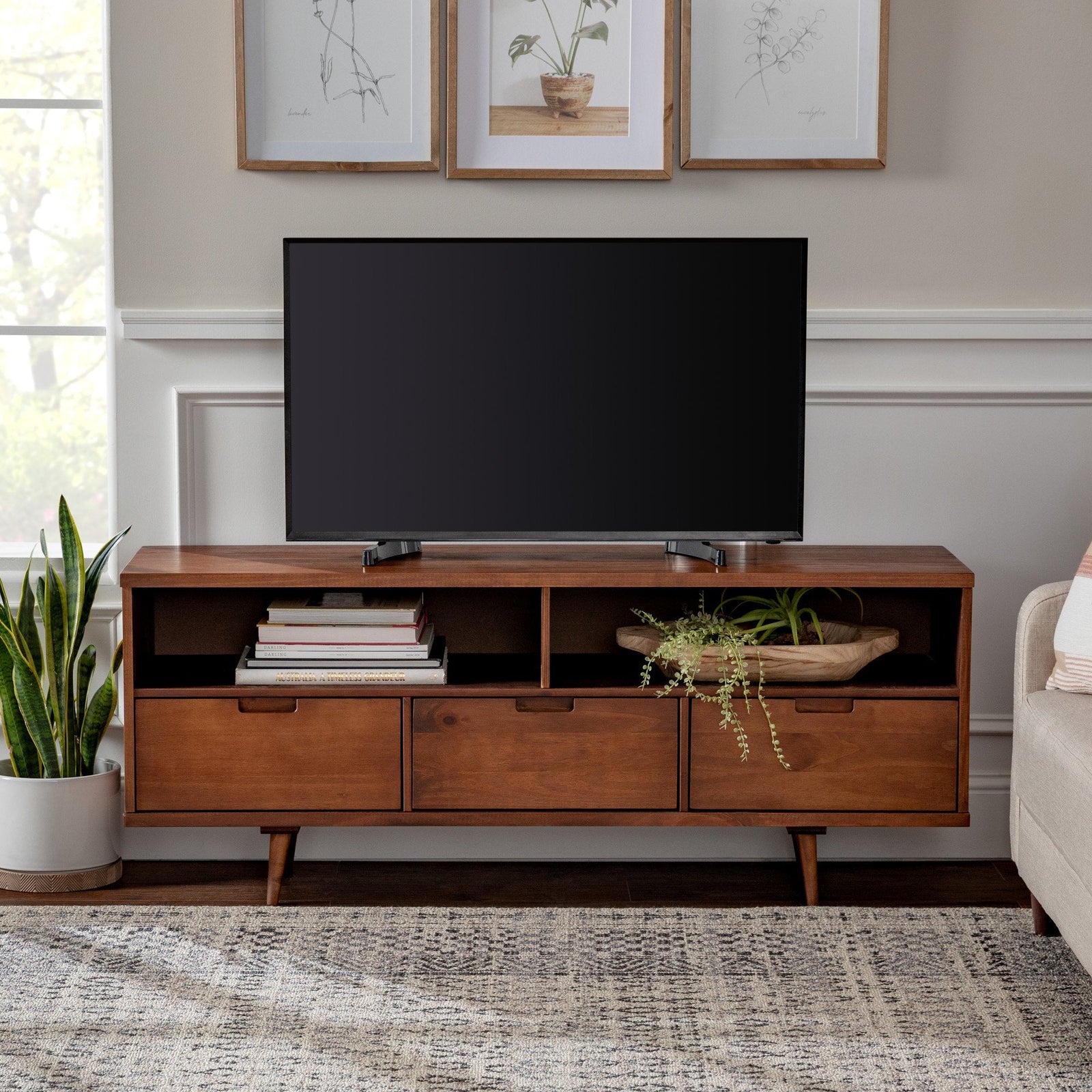 Consola de TV de madera maciza con 3 cajones Sloane