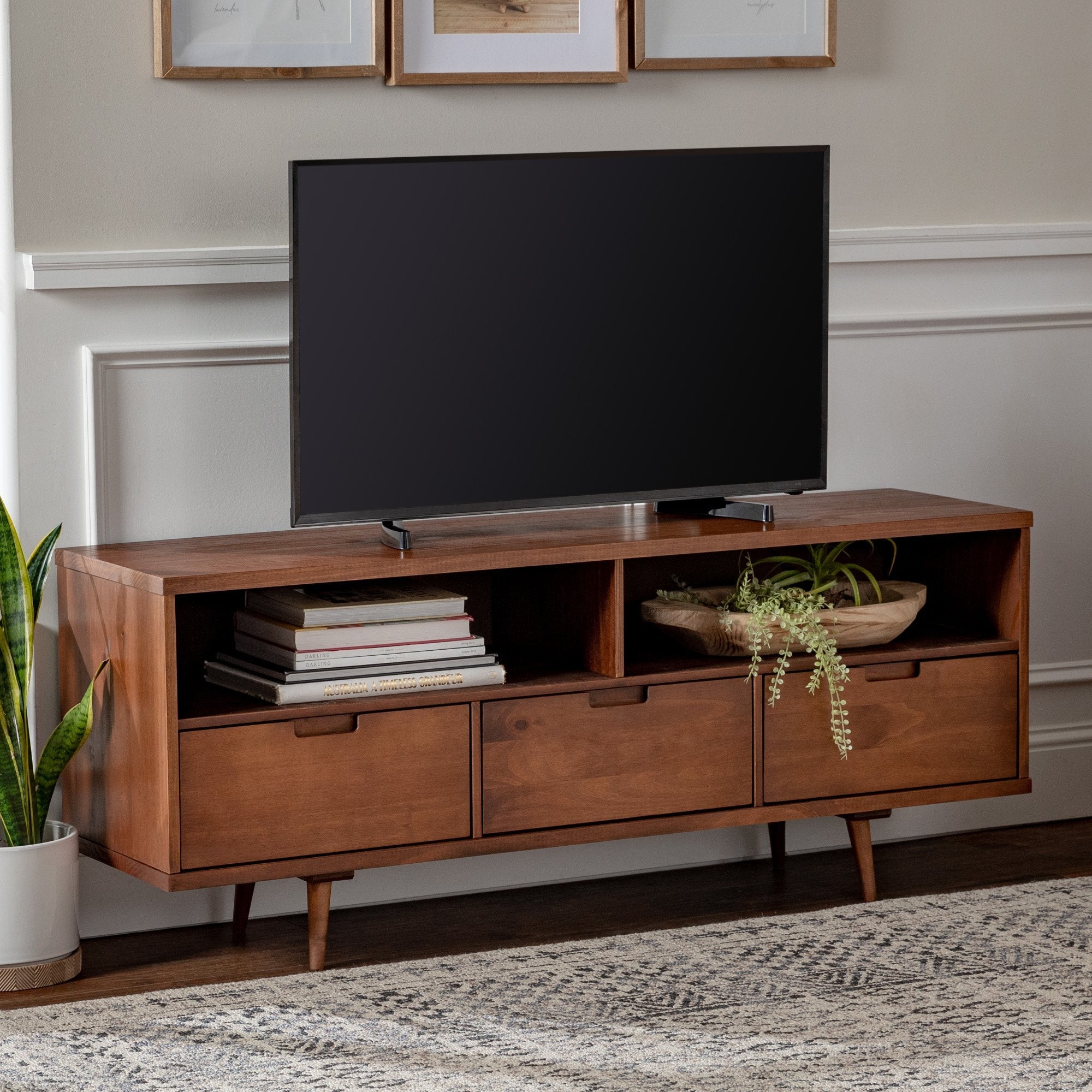 Consola de TV de madera maciza con 3 cajones Sloane