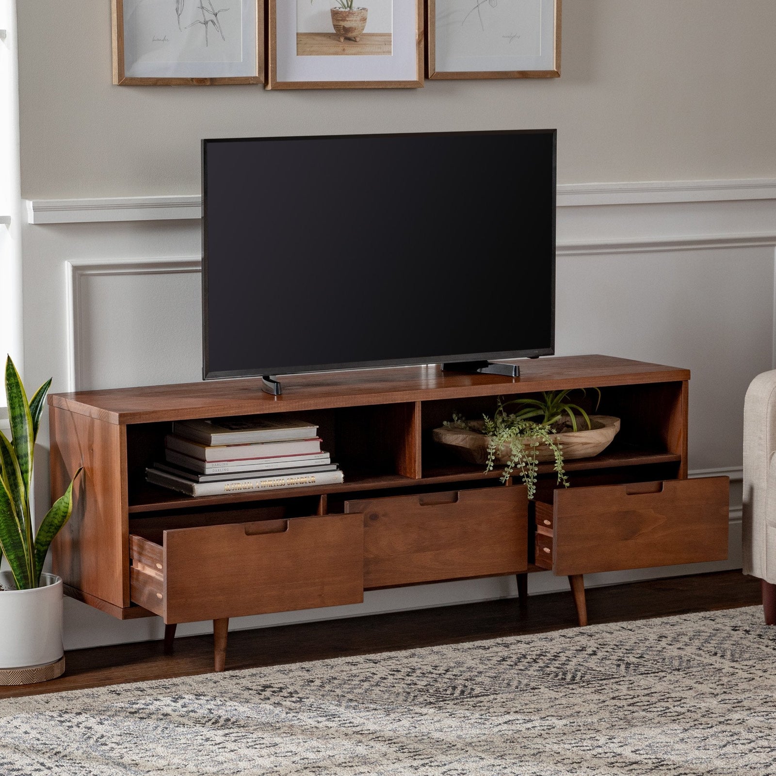 Consola de TV de madera maciza con 3 cajones Sloane