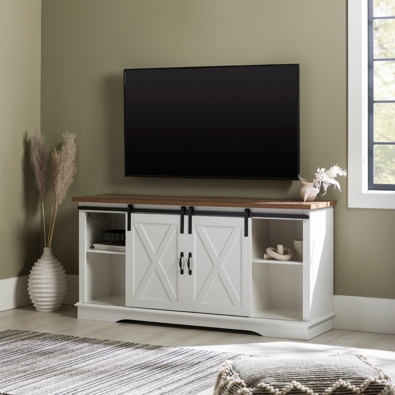 Soporte para TV con puerta corrediza de granero de 58