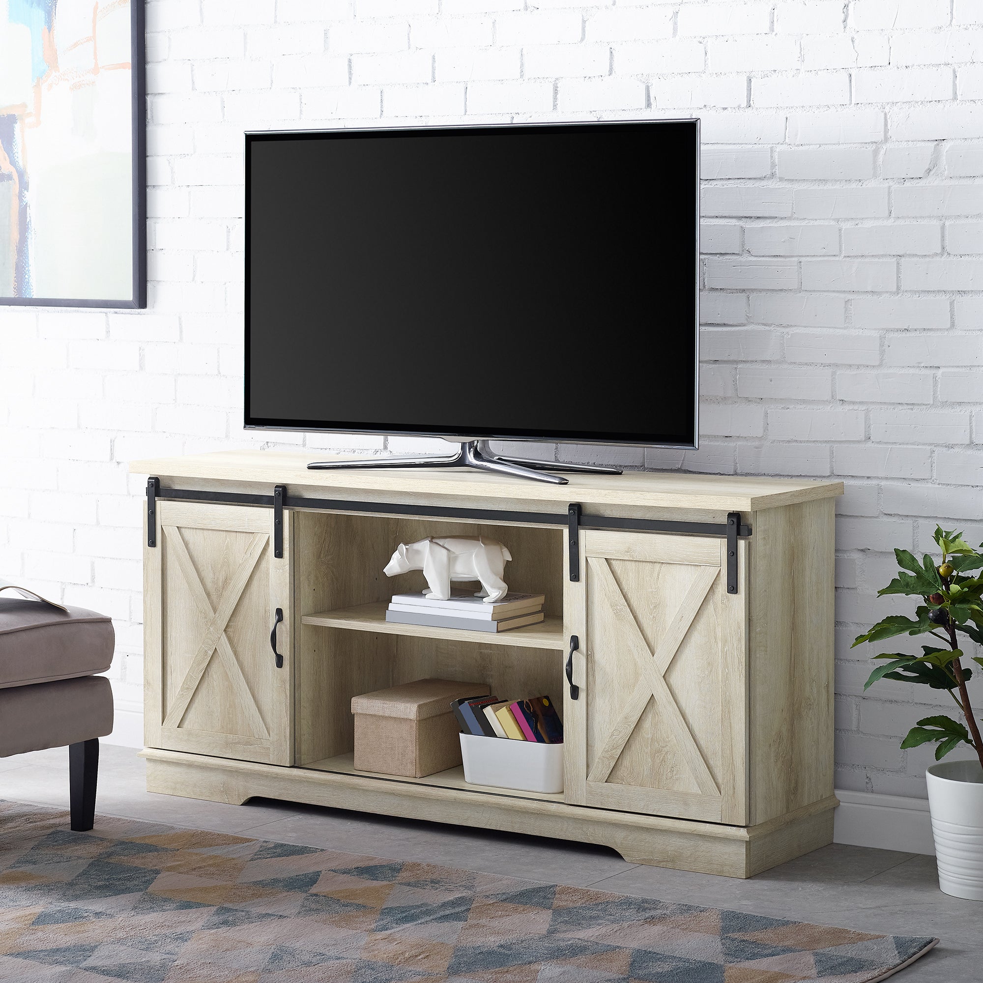 Soporte para TV con puerta corrediza de granero de 58"