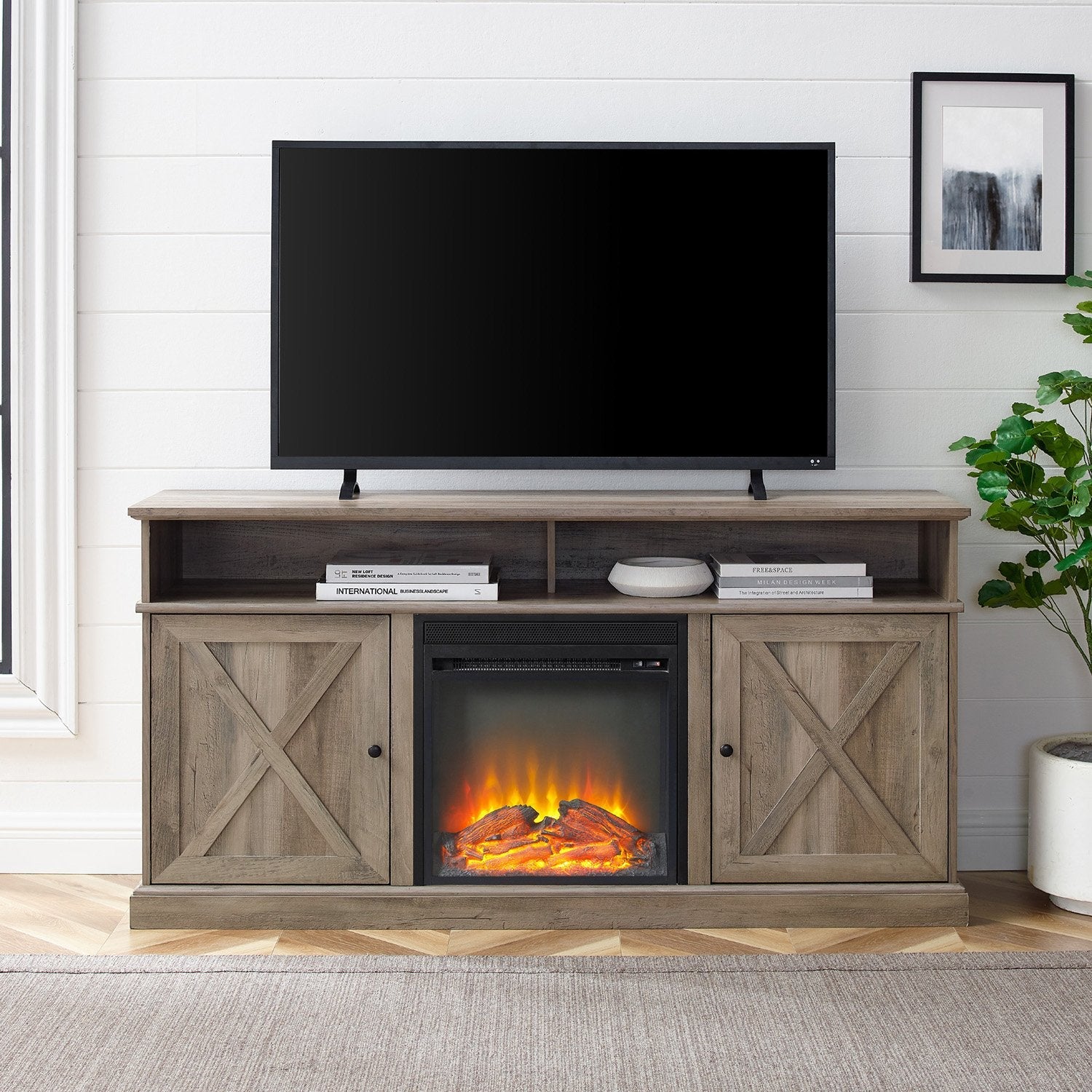 Mueble de TV con chimenea y puerta de granero Cherrington