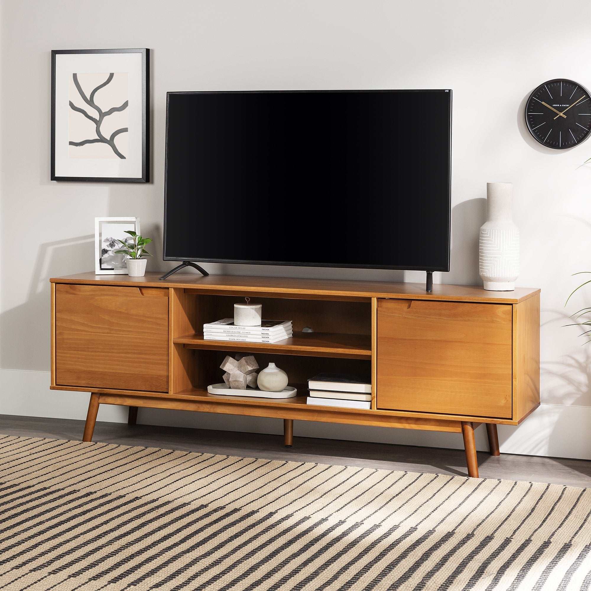 Mueble de TV de madera maciza Sloane Adair