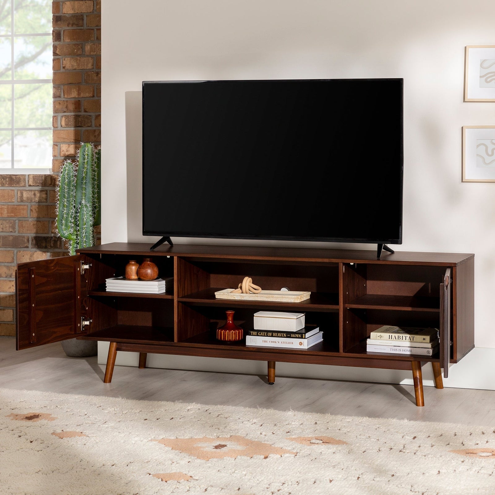 Mueble de TV de madera maciza Sloane Adair