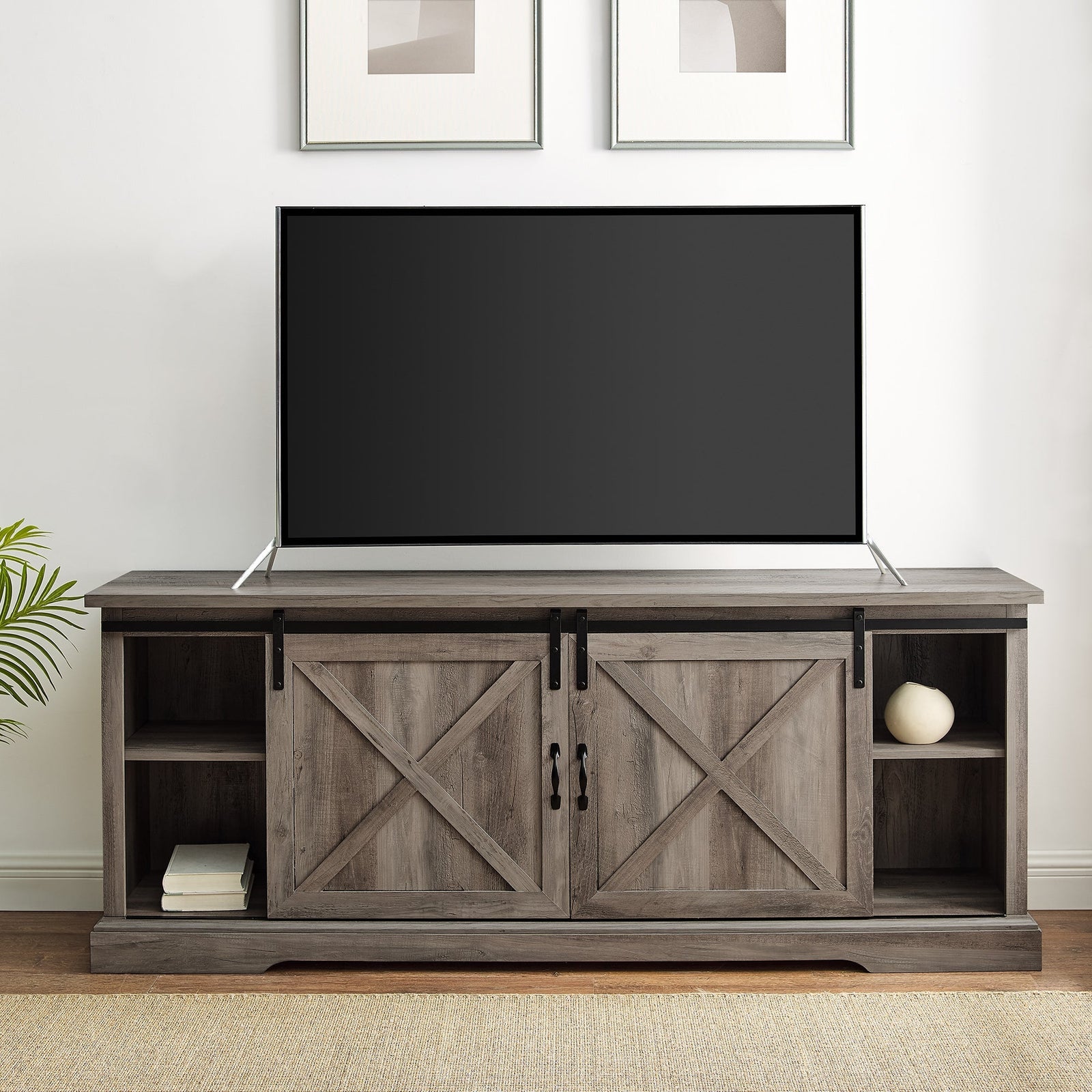 Consola de TV con puerta corrediza de granero de 70