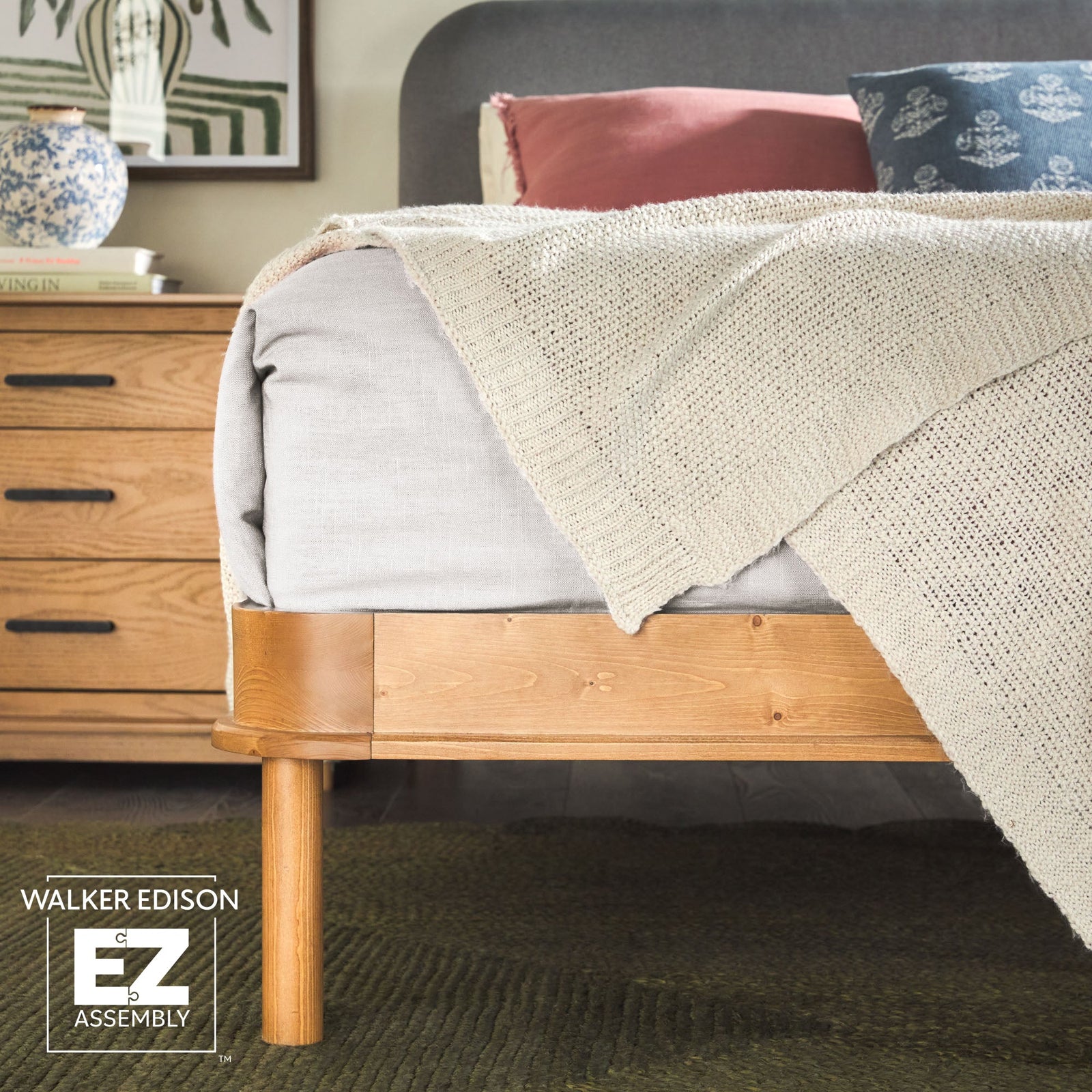 Cabecero tapizado contemporáneo Annette con estructura de cama de madera curva