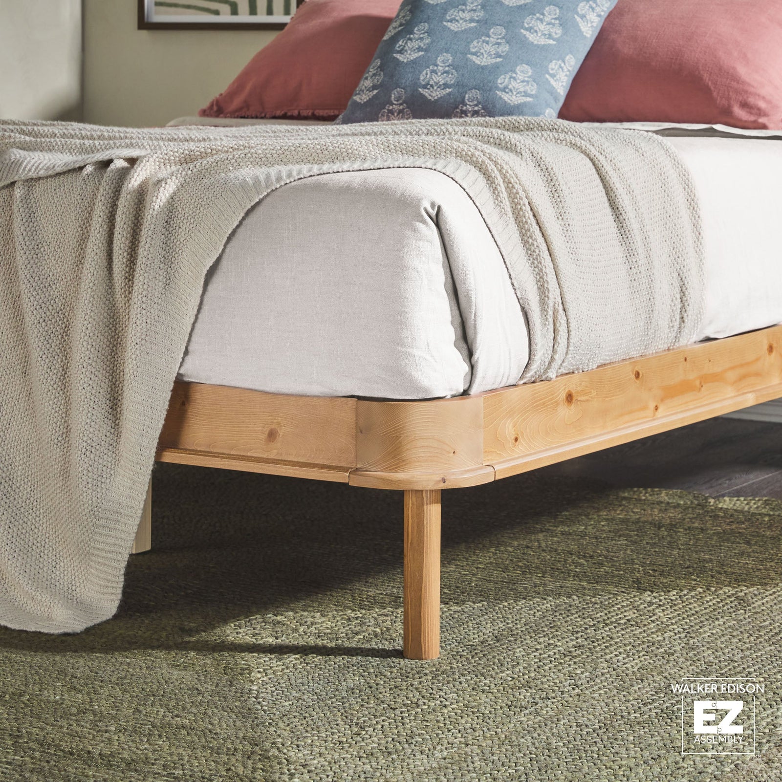 Cabecero tapizado contemporáneo Annette con estructura de cama de madera curva