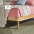 Cabecero tapizado contemporáneo Annette con estructura de cama de madera curva