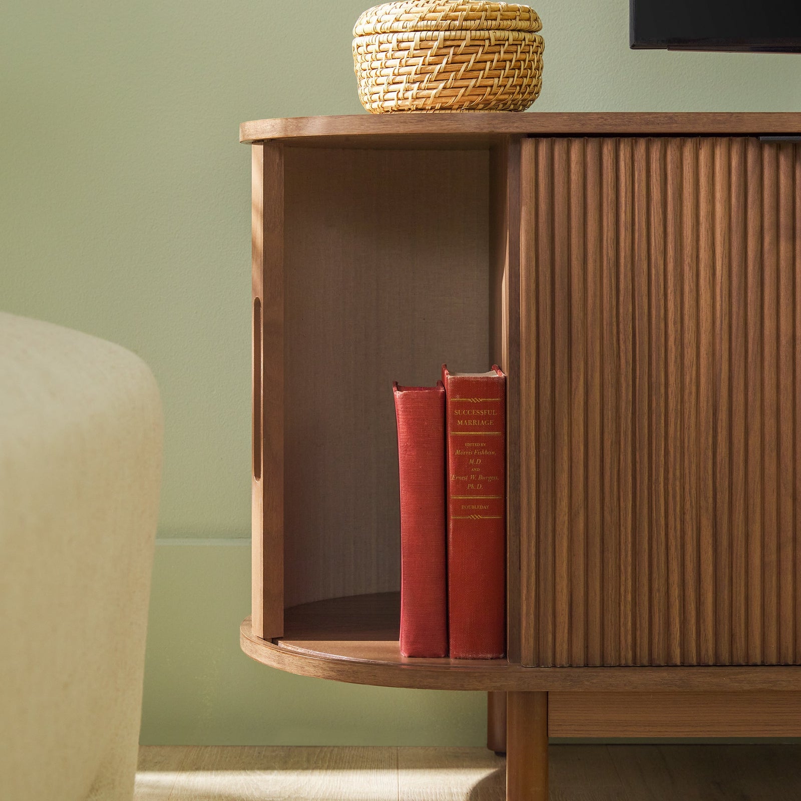 Mueble de TV moderno con estructura de caña Chloe
