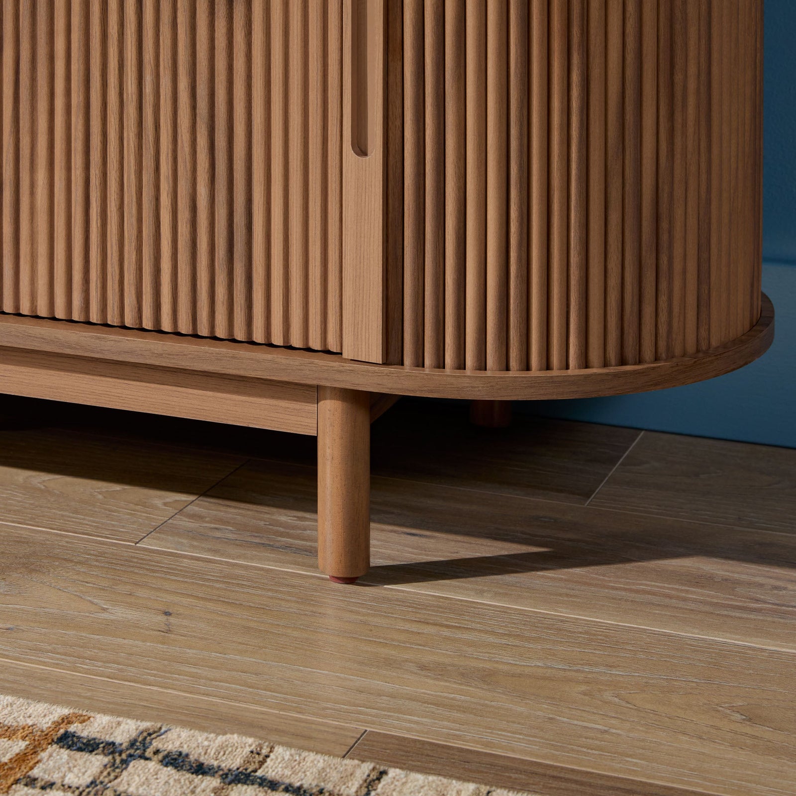 Mueble de TV moderno con estructura de caña Chloe