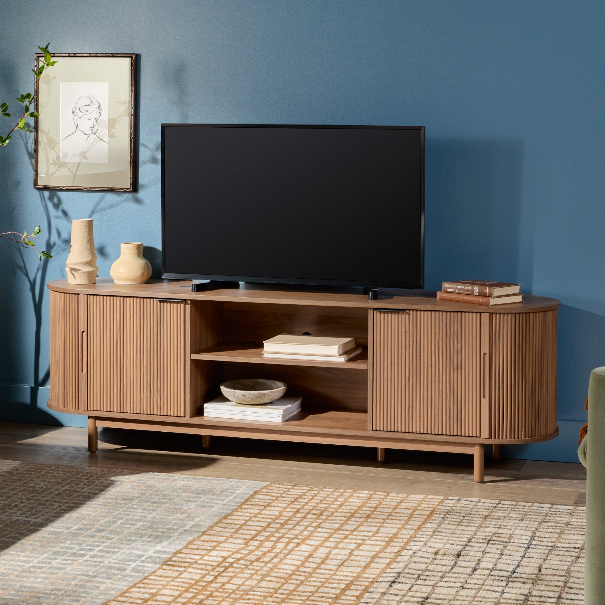 Mueble de TV moderno con estructura de caña Chloe
