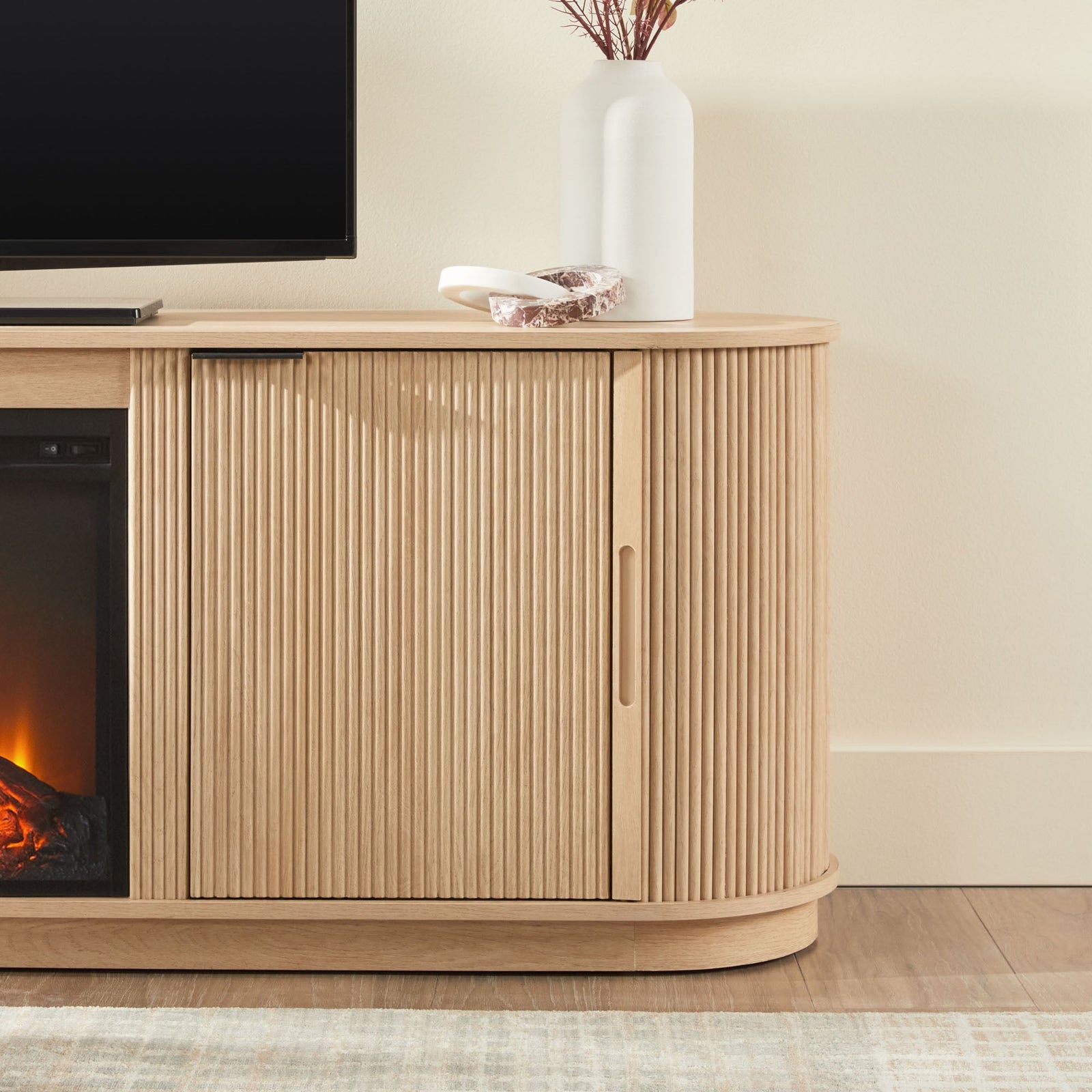 Mueble de TV con chimenea de caña escandinava moderna Chloe en 2 tamaños