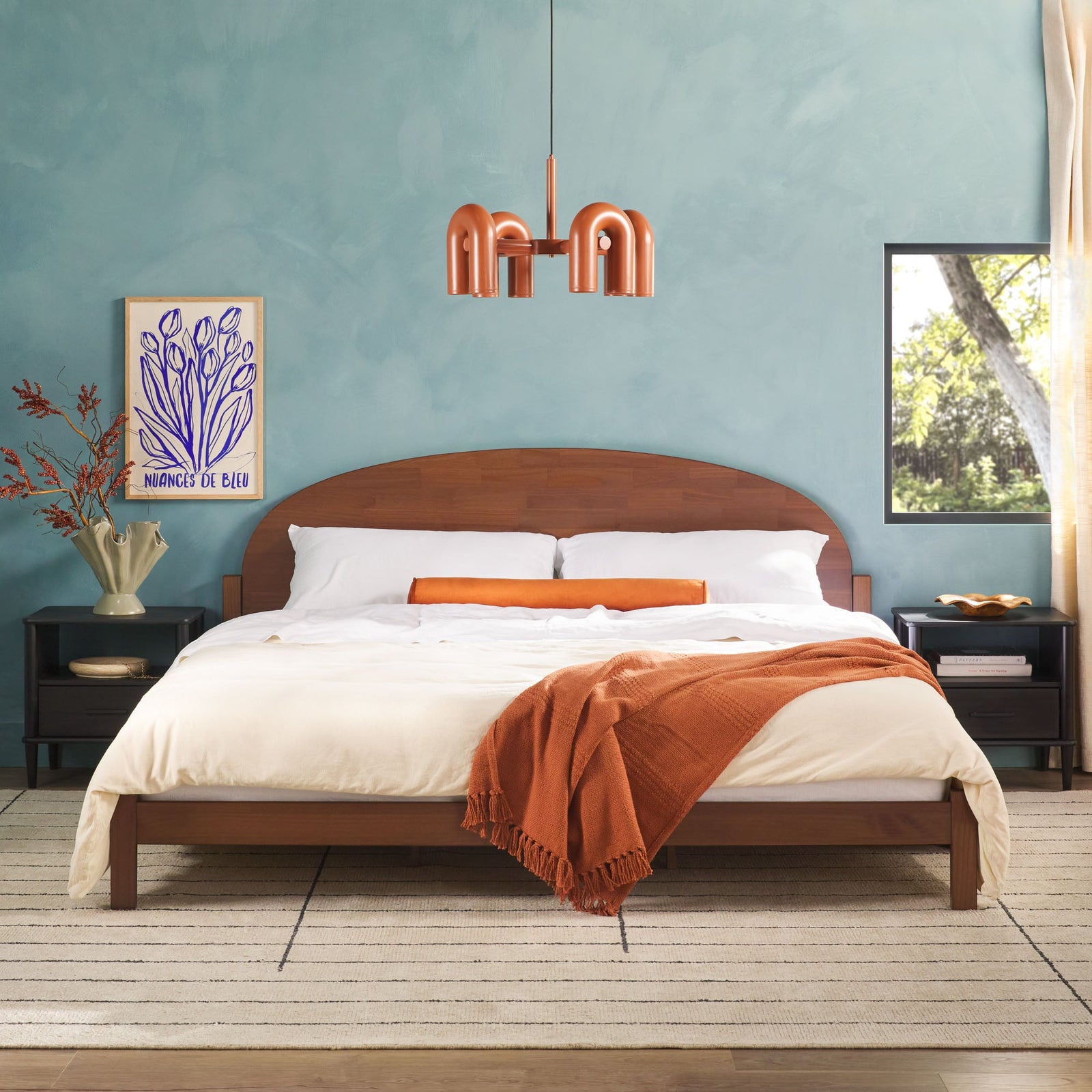Cama Elias de madera maciza con cabecero arqueado